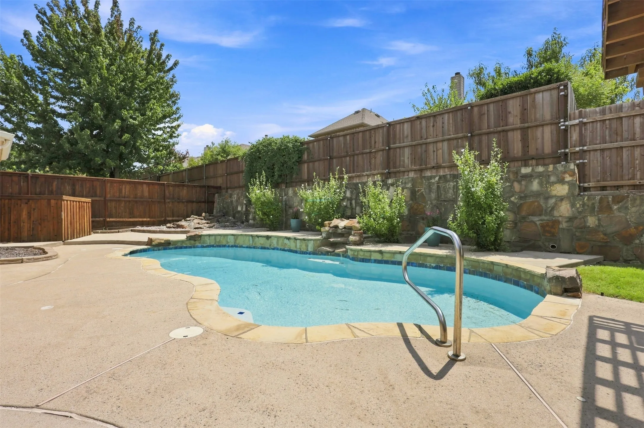 Single Family Residence For Sale in Collin County , 1220 Cedar Lake Drive, Prosper, Texas 75078, 4 Bedroom, 2 Bathroom, 3 Garage spaces, 2,818 Sqft, built in 2005, mls#21371089, Real Estate Agent in Prosper, Homes For Sale in Collin county, Homes For Sale in Prosper, Realtor in Prosper Texas, Real Estate Brokerage Independent Realty Texas, Luminita Cordes Realtor