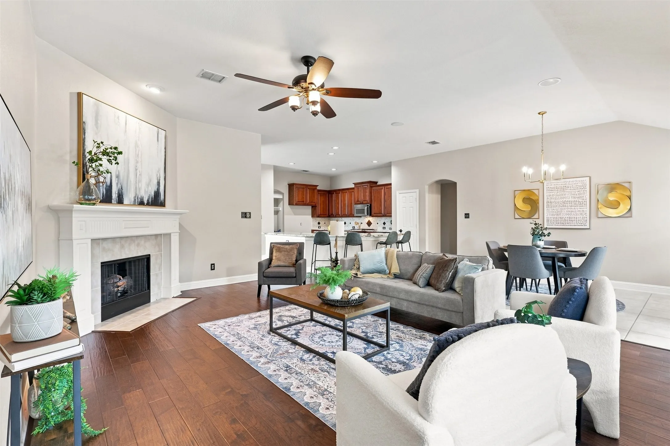 Single Family Residence For Sale in Collin County , 1220 Cedar Lake Drive, Prosper, Texas 75078, 4 Bedroom, 2 Bathroom, 3 Garage spaces, 2,818 Sqft, built in 2005, mls#21371089, Real Estate Agent in Prosper, Homes For Sale in Collin county, Homes For Sale in Prosper, Realtor in Prosper Texas, Real Estate Brokerage Independent Realty Texas, Luminita Cordes Realtor