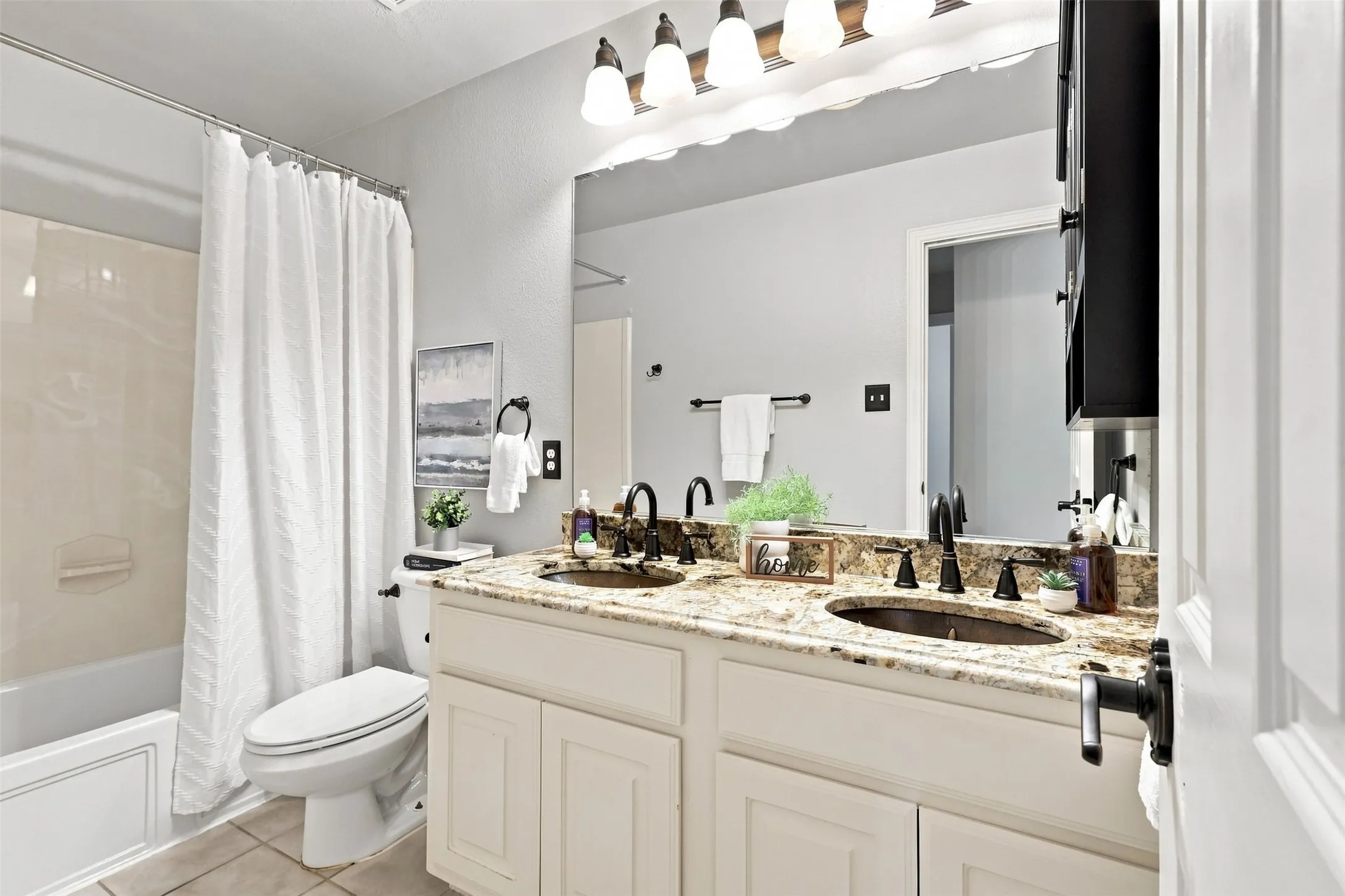 Single Family Residence For Sale in Collin County , 1220 Cedar Lake Drive, Prosper, Texas 75078, 4 Bedroom, 2 Bathroom, 3 Garage spaces, 2,818 Sqft, built in 2005, mls#21371089, Real Estate Agent in Prosper, Homes For Sale in Collin county, Homes For Sale in Prosper, Realtor in Prosper Texas, Real Estate Brokerage Independent Realty Texas, Luminita Cordes Realtor