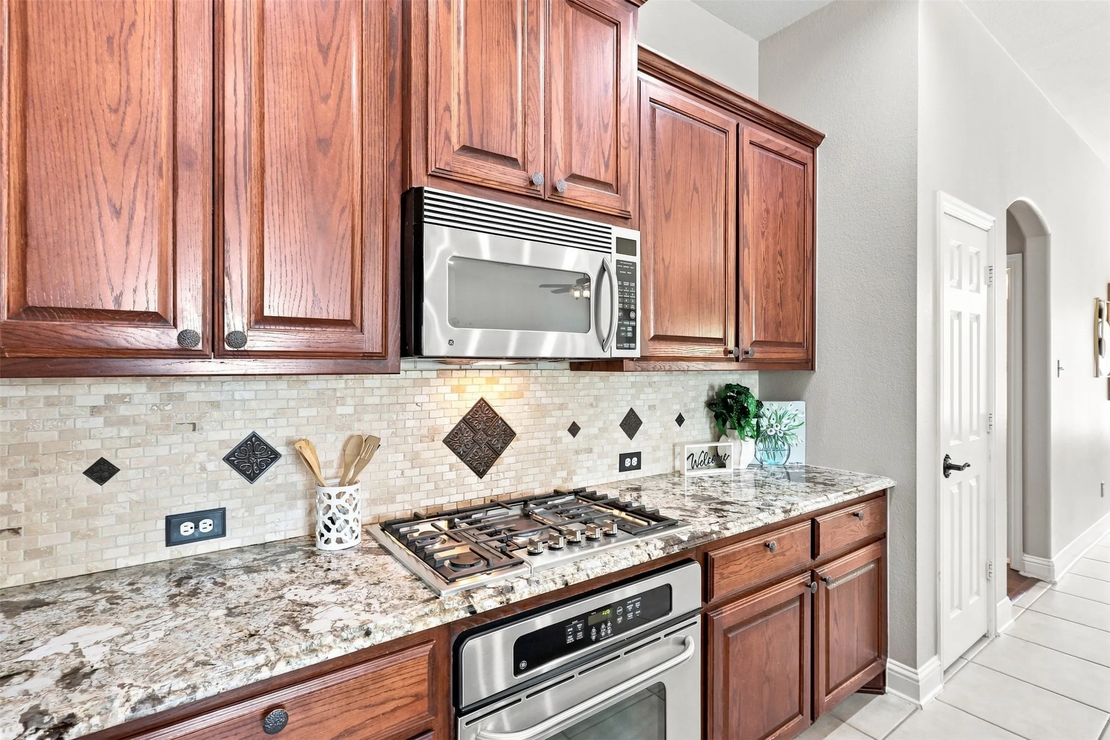 Single Family Residence For Sale in Collin County , 1220 Cedar Lake Drive, Prosper, Texas 75078, 4 Bedroom, 2 Bathroom, 3 Garage spaces, 2,818 Sqft, built in 2005, mls#21371089, Real Estate Agent in Prosper, Homes For Sale in Collin county, Homes For Sale in Prosper, Realtor in Prosper Texas, Real Estate Brokerage Independent Realty Texas, Luminita Cordes Realtor