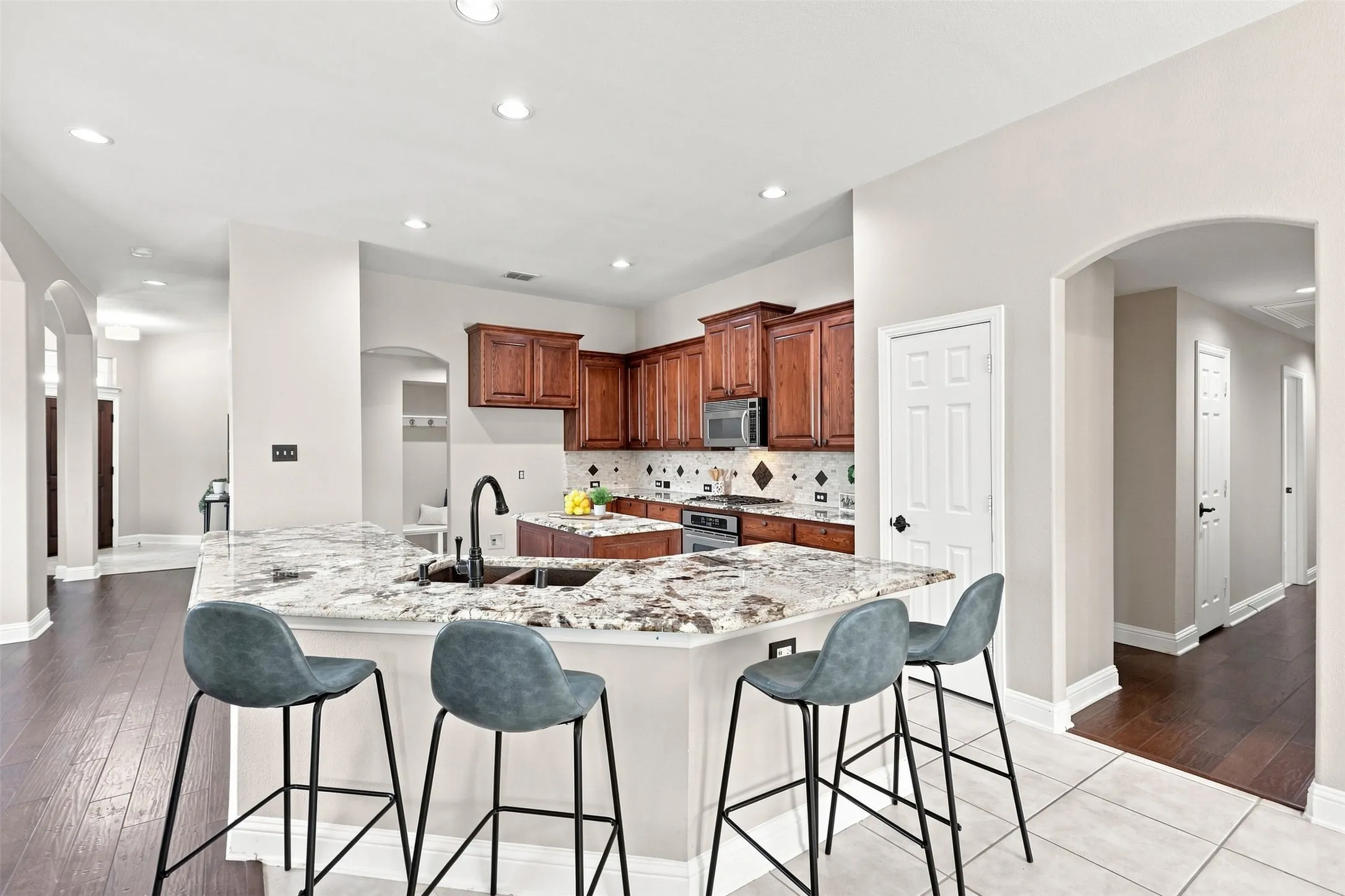 Single Family Residence For Sale in Collin County , 1220 Cedar Lake Drive, Prosper, Texas 75078, 4 Bedroom, 2 Bathroom, 3 Garage spaces, 2,818 Sqft, built in 2005, mls#21371089, Real Estate Agent in Prosper, Homes For Sale in Collin county, Homes For Sale in Prosper, Realtor in Prosper Texas, Real Estate Brokerage Independent Realty Texas, Luminita Cordes Realtor