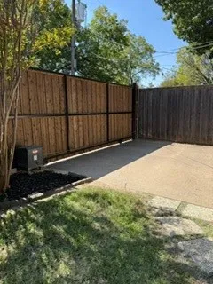 Single Family Residence For Sale in Dallas County , 2702 Duval Drive, Dallas, Texas 75211, 3 Bedroom, 2 Bathroom, 2 Garage spaces, 1,735 Sqft, built in 1985, mls#21362441, Real Estate Agent in Dallas, Homes For Sale in Dallas county, Homes For Sale in Dallas, Realtor in Dallas Texas, Real Estate Brokerage Independent Realty Texas, Luminita Cordes Realtor