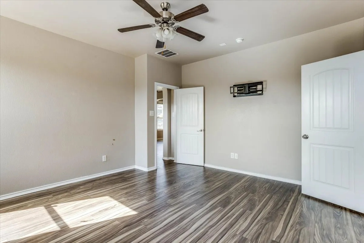 Single Family Residence For Sale in Tarrant County , 145 Hidden Creek Court, Saginaw, Texas 76131, 3 Bedroom, 2 Bathroom, 2 Garage spaces, 1,728 Sqft, built in 2017, mls#21376965, Real Estate Agent in Saginaw, Homes For Sale in Tarrant county, Homes For Sale in Saginaw, Realtor in Saginaw Texas, Real Estate Brokerage Independent Realty Texas, Luminita Cordes Realtor