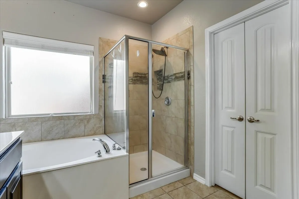 Single Family Residence For Sale in Tarrant County , 145 Hidden Creek Court, Saginaw, Texas 76131, 3 Bedroom, 2 Bathroom, 2 Garage spaces, 1,728 Sqft, built in 2017, mls#21376965, Real Estate Agent in Saginaw, Homes For Sale in Tarrant county, Homes For Sale in Saginaw, Realtor in Saginaw Texas, Real Estate Brokerage Independent Realty Texas, Luminita Cordes Realtor