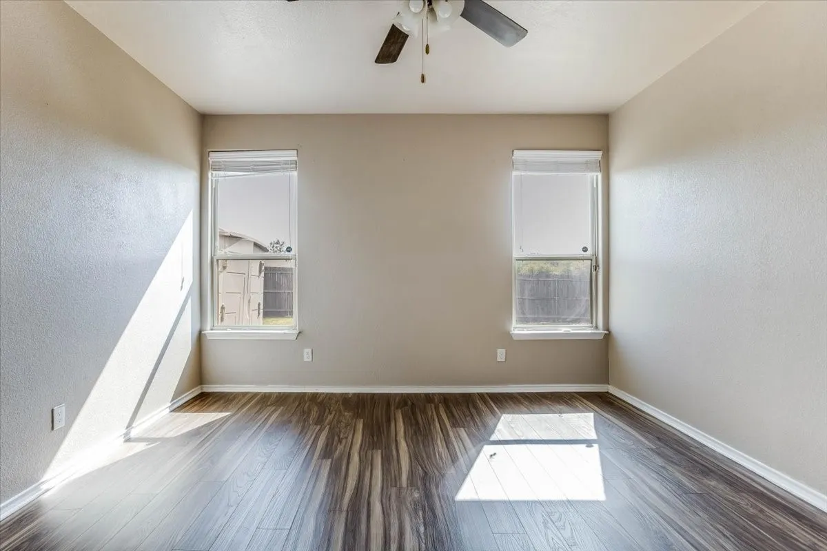 Single Family Residence For Sale in Tarrant County , 145 Hidden Creek Court, Saginaw, Texas 76131, 3 Bedroom, 2 Bathroom, 2 Garage spaces, 1,728 Sqft, built in 2017, mls#21376965, Real Estate Agent in Saginaw, Homes For Sale in Tarrant county, Homes For Sale in Saginaw, Realtor in Saginaw Texas, Real Estate Brokerage Independent Realty Texas, Luminita Cordes Realtor