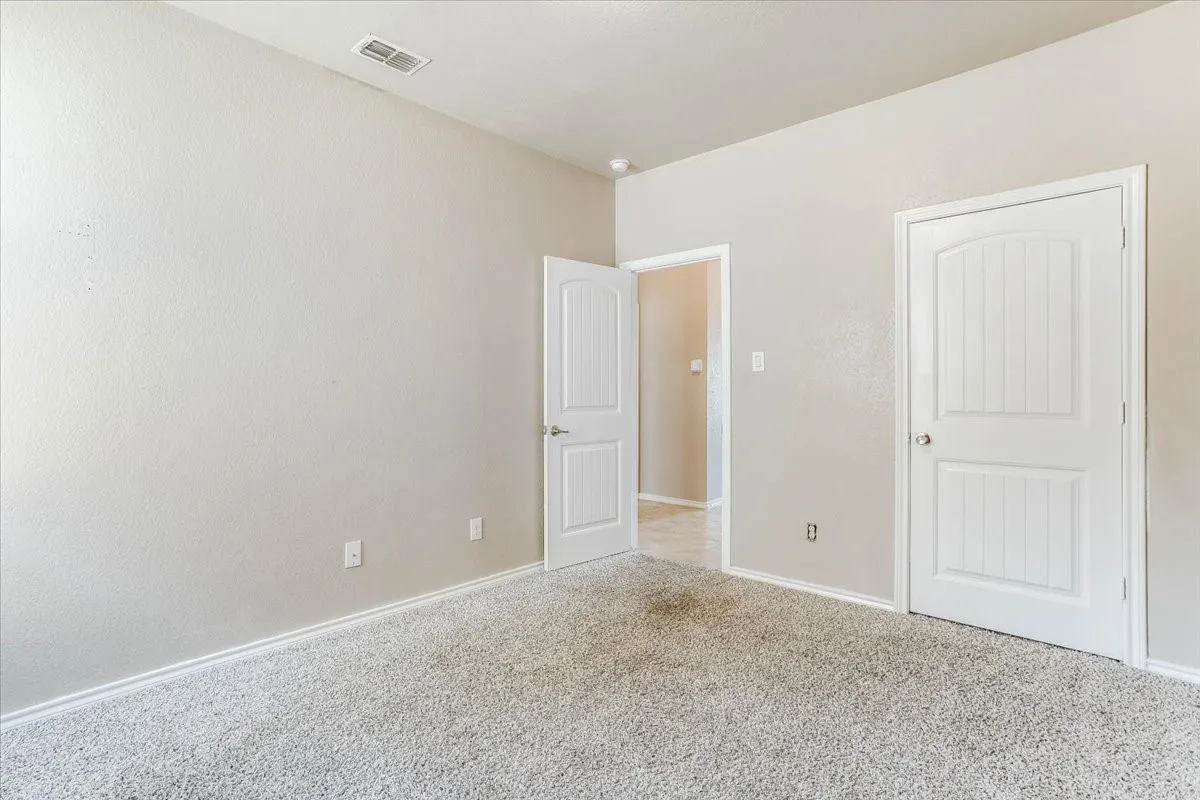 Single Family Residence For Sale in Tarrant County , 145 Hidden Creek Court, Saginaw, Texas 76131, 3 Bedroom, 2 Bathroom, 2 Garage spaces, 1,728 Sqft, built in 2017, mls#21376965, Real Estate Agent in Saginaw, Homes For Sale in Tarrant county, Homes For Sale in Saginaw, Realtor in Saginaw Texas, Real Estate Brokerage Independent Realty Texas, Luminita Cordes Realtor