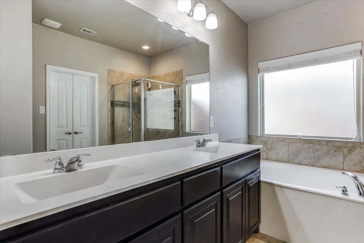 Single Family Residence For Sale in Tarrant County , 145 Hidden Creek Court, Saginaw, Texas 76131, 3 Bedroom, 2 Bathroom, 2 Garage spaces, 1,728 Sqft, built in 2017, mls#21376965, Real Estate Agent in Saginaw, Homes For Sale in Tarrant county, Homes For Sale in Saginaw, Realtor in Saginaw Texas, Real Estate Brokerage Independent Realty Texas, Luminita Cordes Realtor