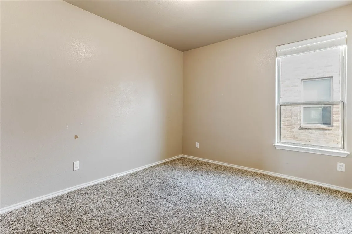 Single Family Residence For Sale in Tarrant County , 145 Hidden Creek Court, Saginaw, Texas 76131, 3 Bedroom, 2 Bathroom, 2 Garage spaces, 1,728 Sqft, built in 2017, mls#21376965, Real Estate Agent in Saginaw, Homes For Sale in Tarrant county, Homes For Sale in Saginaw, Realtor in Saginaw Texas, Real Estate Brokerage Independent Realty Texas, Luminita Cordes Realtor