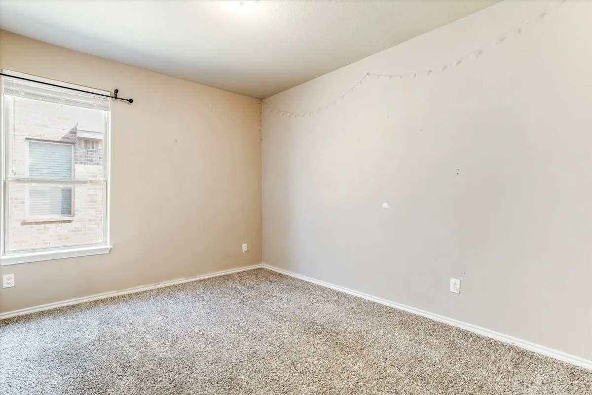 Single Family Residence For Sale in Tarrant County , 145 Hidden Creek Court, Saginaw, Texas 76131, 3 Bedroom, 2 Bathroom, 2 Garage spaces, 1,728 Sqft, built in 2017, mls#21376965, Real Estate Agent in Saginaw, Homes For Sale in Tarrant county, Homes For Sale in Saginaw, Realtor in Saginaw Texas, Real Estate Brokerage Independent Realty Texas, Luminita Cordes Realtor