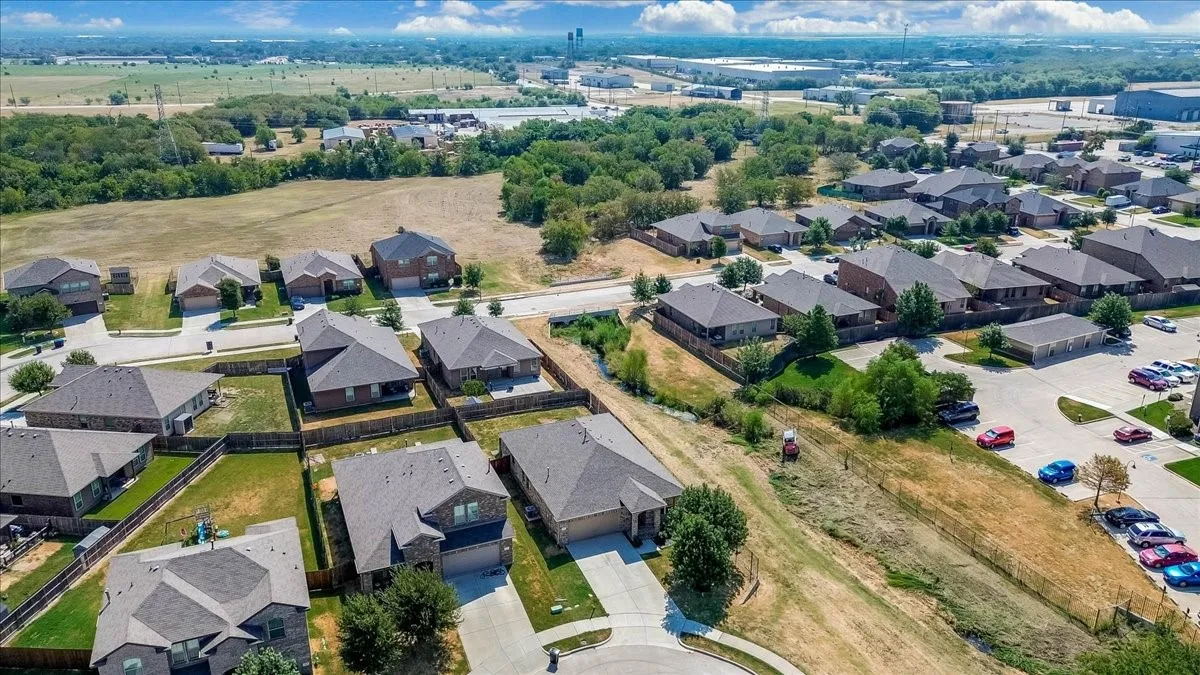 Single Family Residence For Sale in Tarrant County , 145 Hidden Creek Court, Saginaw, Texas 76131, 3 Bedroom, 2 Bathroom, 2 Garage spaces, 1,728 Sqft, built in 2017, mls#21376965, Real Estate Agent in Saginaw, Homes For Sale in Tarrant county, Homes For Sale in Saginaw, Realtor in Saginaw Texas, Real Estate Brokerage Independent Realty Texas, Luminita Cordes Realtor