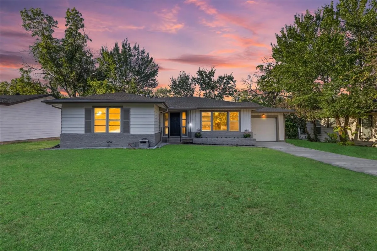 Single Family Residence For Sale in Tarrant County , 5316 Palmer Drive, Haltom City, Texas 76117, 3 Bedroom, 1 Bathroom, 1 Garage spaces, 1,350 Sqft, built in 1955, mls#21374885, Real Estate Agent in Haltom City, Homes For Sale in Tarrant county, Homes For Sale in Haltom City, Realtor in Haltom City Texas, Real Estate Brokerage Independent Realty Texas, Luminita Cordes Realtor