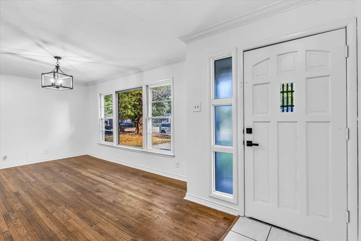 Single Family Residence For Sale in Tarrant County , 5316 Palmer Drive, Haltom City, Texas 76117, 3 Bedroom, 1 Bathroom, 1 Garage spaces, 1,350 Sqft, built in 1955, mls#21374885, Real Estate Agent in Haltom City, Homes For Sale in Tarrant county, Homes For Sale in Haltom City, Realtor in Haltom City Texas, Real Estate Brokerage Independent Realty Texas, Luminita Cordes Realtor