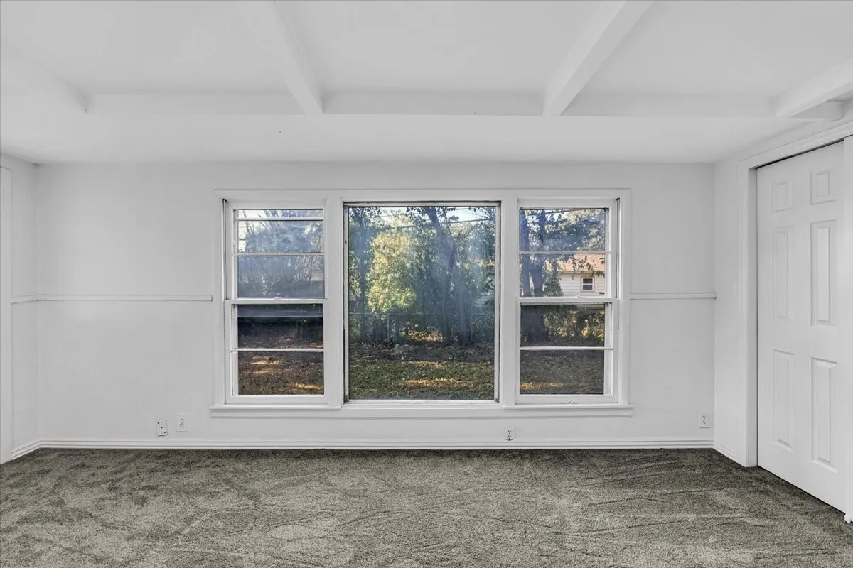 Single Family Residence For Sale in Tarrant County , 5316 Palmer Drive, Haltom City, Texas 76117, 3 Bedroom, 1 Bathroom, 1 Garage spaces, 1,350 Sqft, built in 1955, mls#21374885, Real Estate Agent in Haltom City, Homes For Sale in Tarrant county, Homes For Sale in Haltom City, Realtor in Haltom City Texas, Real Estate Brokerage Independent Realty Texas, Luminita Cordes Realtor