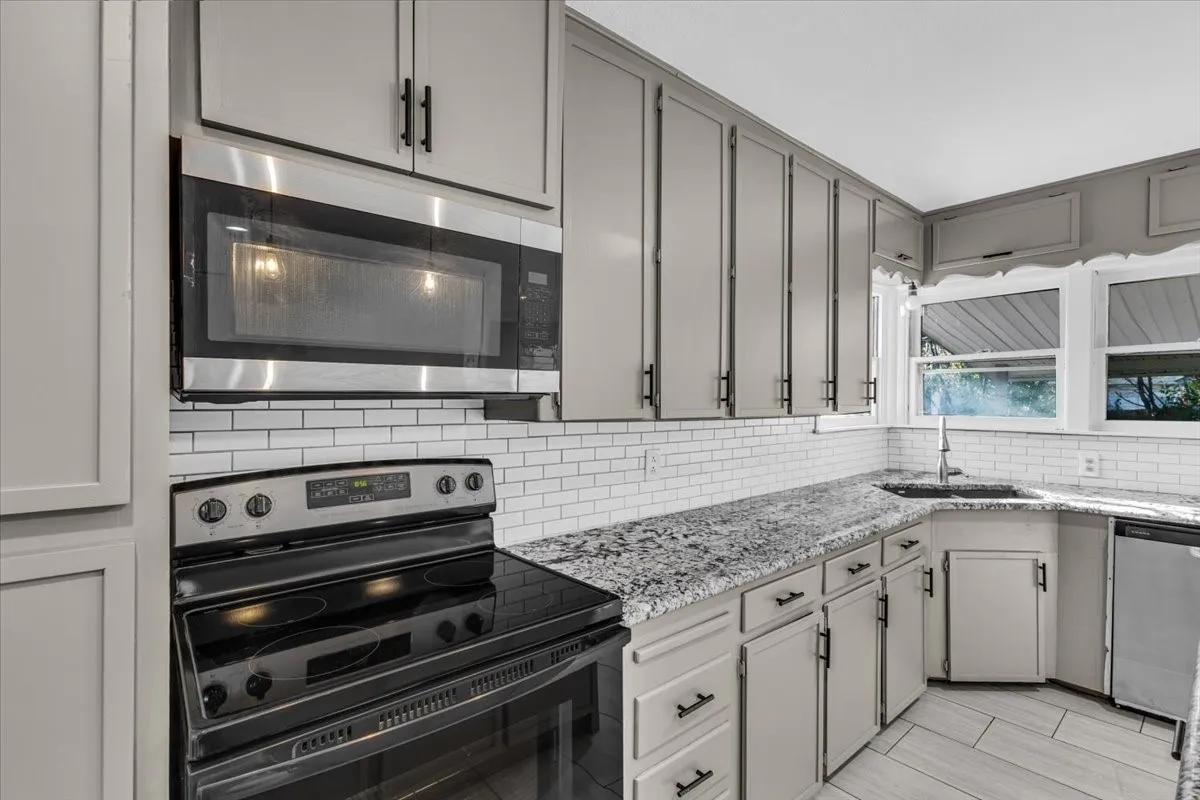 Single Family Residence For Sale in Tarrant County , 5316 Palmer Drive, Haltom City, Texas 76117, 3 Bedroom, 1 Bathroom, 1 Garage spaces, 1,350 Sqft, built in 1955, mls#21374885, Real Estate Agent in Haltom City, Homes For Sale in Tarrant county, Homes For Sale in Haltom City, Realtor in Haltom City Texas, Real Estate Brokerage Independent Realty Texas, Luminita Cordes Realtor