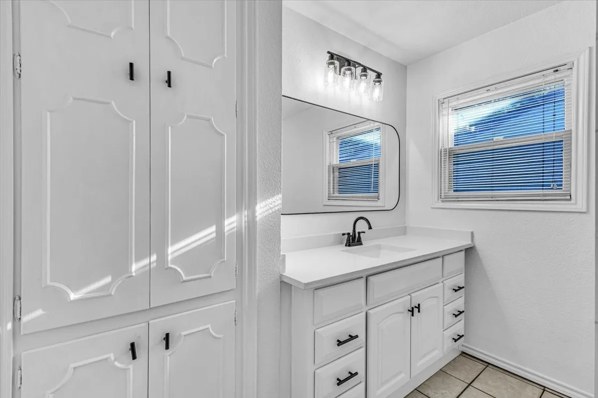 Single Family Residence For Sale in Tarrant County , 5316 Palmer Drive, Haltom City, Texas 76117, 3 Bedroom, 1 Bathroom, 1 Garage spaces, 1,350 Sqft, built in 1955, mls#21374885, Real Estate Agent in Haltom City, Homes For Sale in Tarrant county, Homes For Sale in Haltom City, Realtor in Haltom City Texas, Real Estate Brokerage Independent Realty Texas, Luminita Cordes Realtor