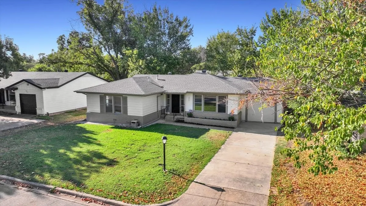 Single Family Residence For Sale in Tarrant County , 5316 Palmer Drive, Haltom City, Texas 76117, 3 Bedroom, 1 Bathroom, 1 Garage spaces, 1,350 Sqft, built in 1955, mls#21374885, Real Estate Agent in Haltom City, Homes For Sale in Tarrant county, Homes For Sale in Haltom City, Realtor in Haltom City Texas, Real Estate Brokerage Independent Realty Texas, Luminita Cordes Realtor