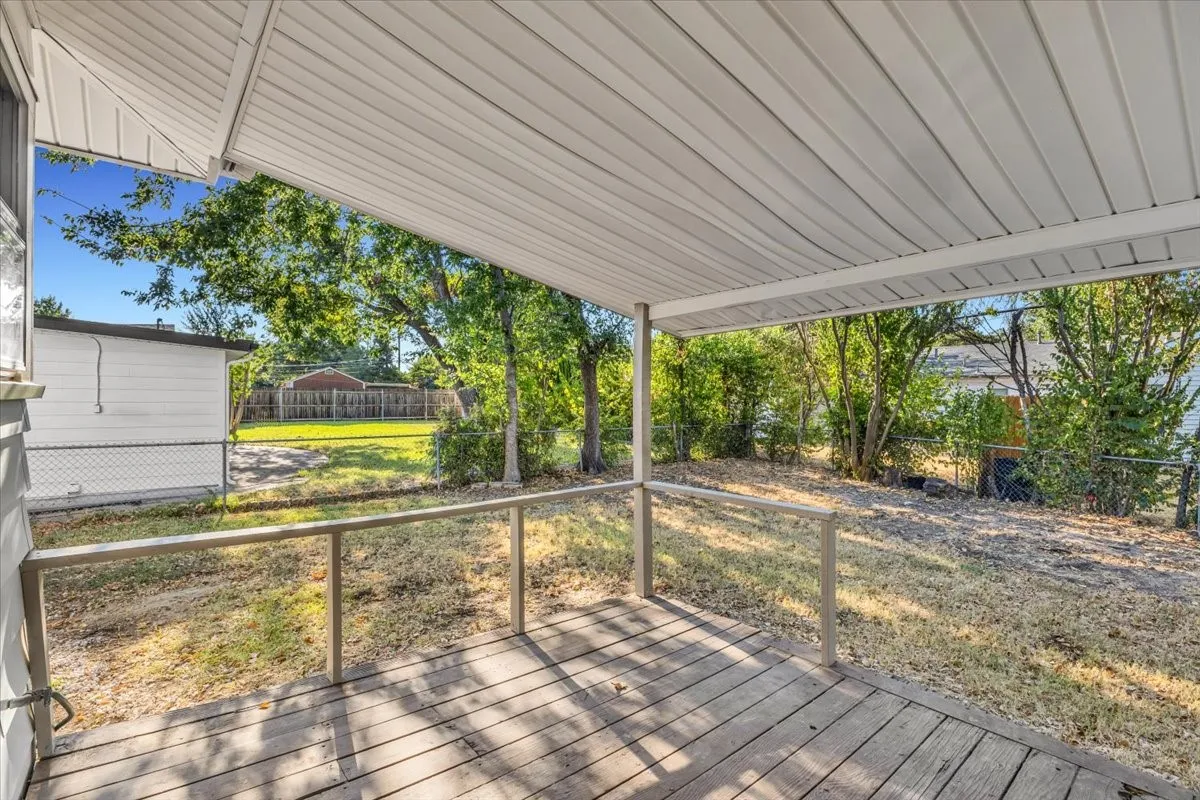 Single Family Residence For Sale in Tarrant County , 5316 Palmer Drive, Haltom City, Texas 76117, 3 Bedroom, 1 Bathroom, 1 Garage spaces, 1,350 Sqft, built in 1955, mls#21374885, Real Estate Agent in Haltom City, Homes For Sale in Tarrant county, Homes For Sale in Haltom City, Realtor in Haltom City Texas, Real Estate Brokerage Independent Realty Texas, Luminita Cordes Realtor