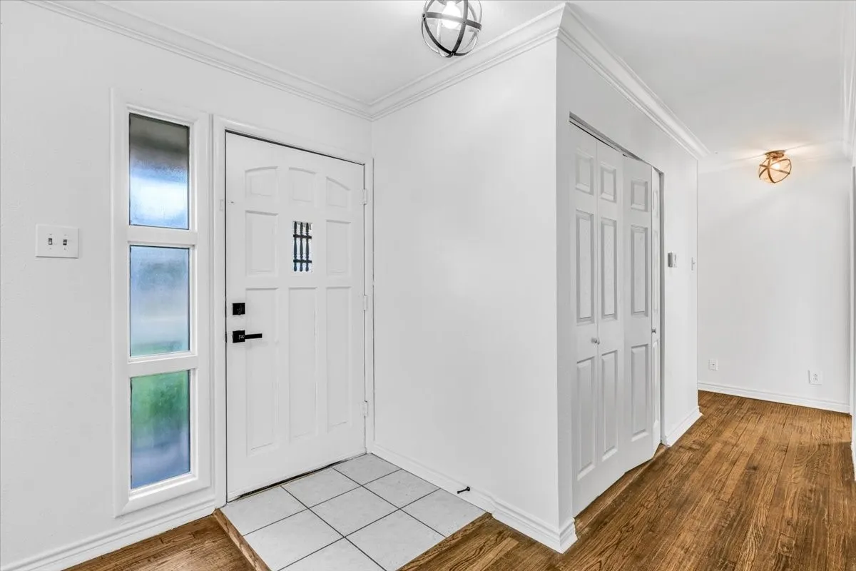 Single Family Residence For Sale in Tarrant County , 5316 Palmer Drive, Haltom City, Texas 76117, 3 Bedroom, 1 Bathroom, 1 Garage spaces, 1,350 Sqft, built in 1955, mls#21374885, Real Estate Agent in Haltom City, Homes For Sale in Tarrant county, Homes For Sale in Haltom City, Realtor in Haltom City Texas, Real Estate Brokerage Independent Realty Texas, Luminita Cordes Realtor
