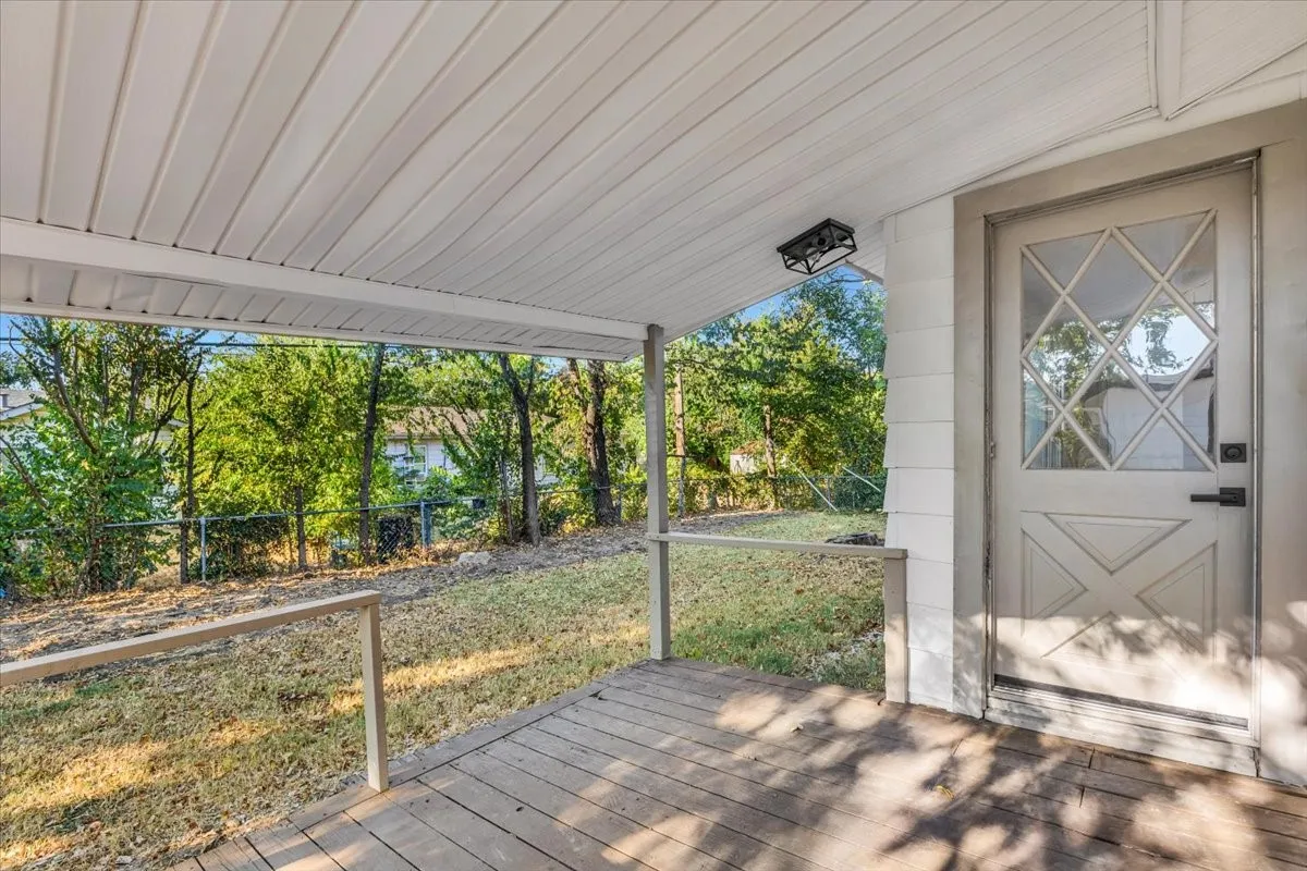 Single Family Residence For Sale in Tarrant County , 5316 Palmer Drive, Haltom City, Texas 76117, 3 Bedroom, 1 Bathroom, 1 Garage spaces, 1,350 Sqft, built in 1955, mls#21374885, Real Estate Agent in Haltom City, Homes For Sale in Tarrant county, Homes For Sale in Haltom City, Realtor in Haltom City Texas, Real Estate Brokerage Independent Realty Texas, Luminita Cordes Realtor