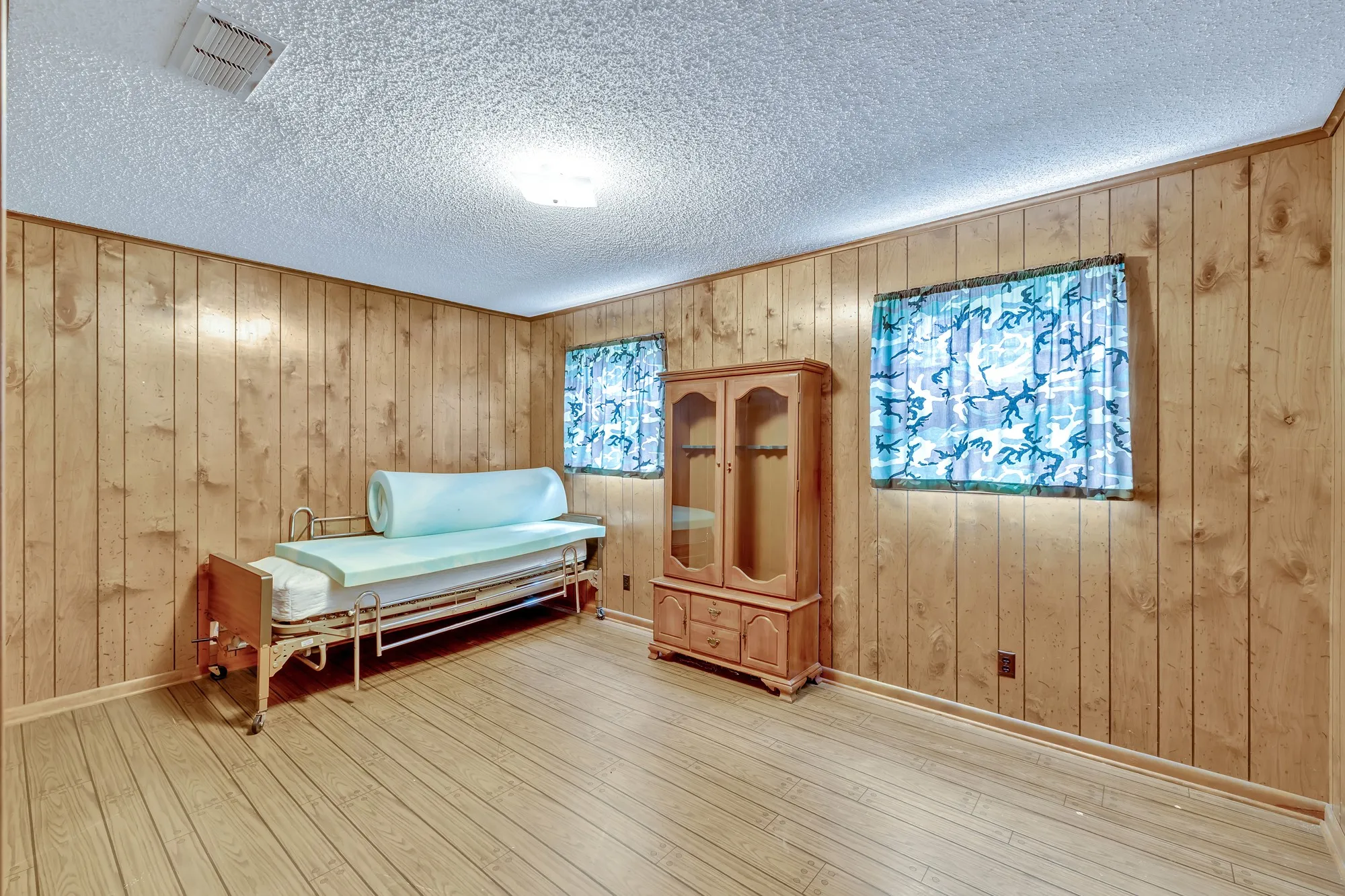 Single Family Residence For Sale in Cherokee County , 1368 County Road 2206, Rusk, Texas 75785, 4 Bedroom, 3 Bathroom, 2 Garage spaces, 2,694 Sqft, built in 1975, mls#21374807, Real Estate Agent in Rusk, Homes For Sale in Cherokee county, Homes For Sale in Rusk, Realtor in Rusk Texas, Real Estate Brokerage Independent Realty Texas, Luminita Cordes Realtor