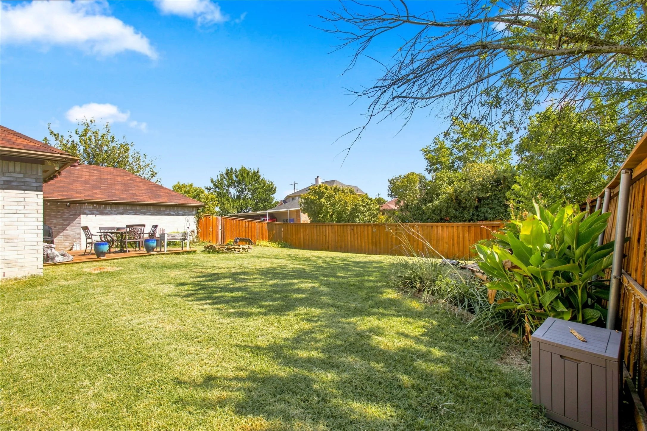 Single Family Residence For Sale in Dallas County , 1230 Tralee Lane, Garland, Texas 75044, 4 Bedroom, 2 Bathroom, 2 Garage spaces, 2,078 Sqft, built in 1998, mls#21376023, Real Estate Agent in Garland, Homes For Sale in Dallas county, Homes For Sale in Garland, Realtor in Garland Texas, Real Estate Brokerage Independent Realty Texas, Luminita Cordes Realtor
