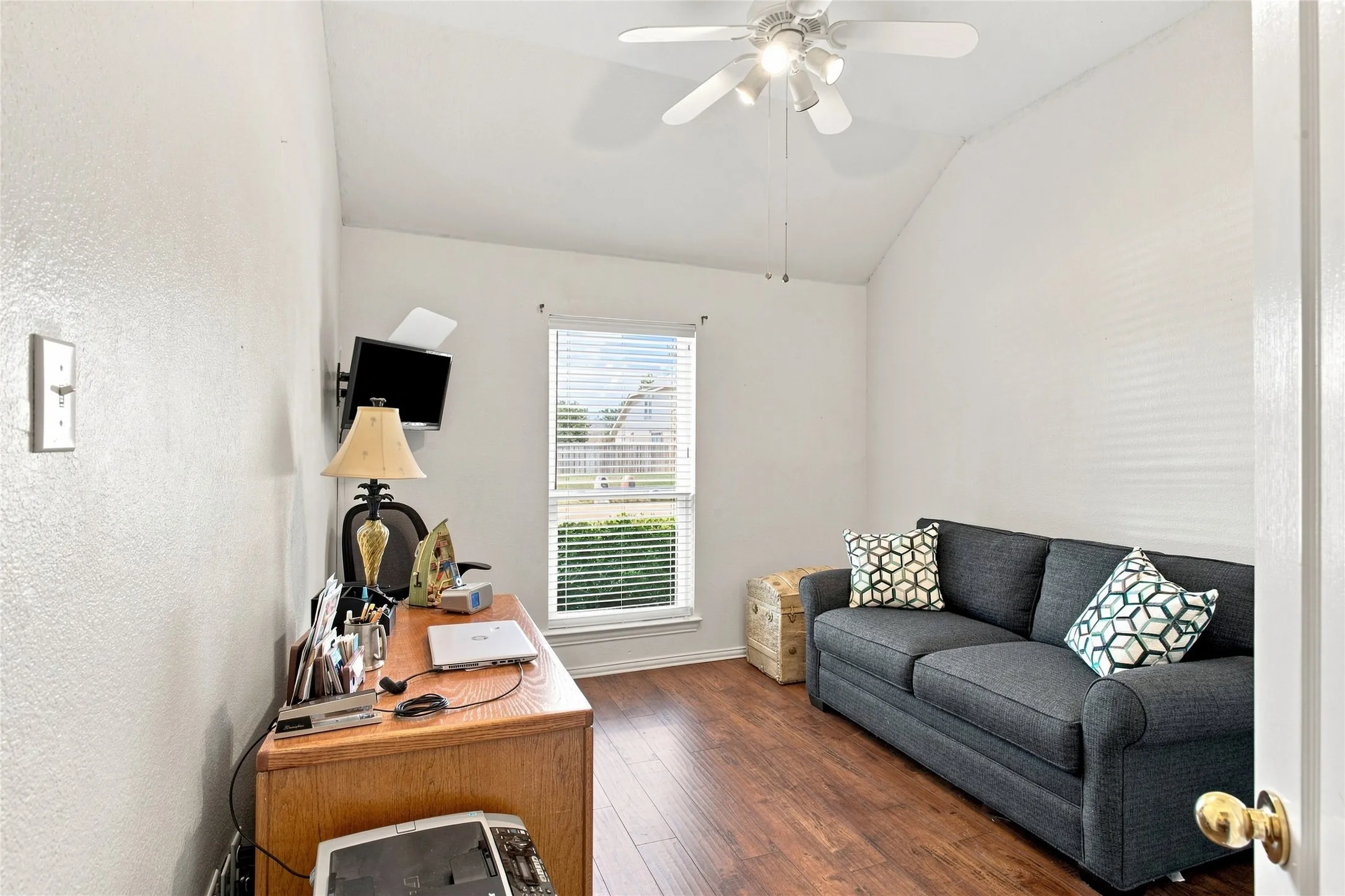 Single Family Residence For Sale in Dallas County , 1230 Tralee Lane, Garland, Texas 75044, 4 Bedroom, 2 Bathroom, 2 Garage spaces, 2,078 Sqft, built in 1998, mls#21376023, Real Estate Agent in Garland, Homes For Sale in Dallas county, Homes For Sale in Garland, Realtor in Garland Texas, Real Estate Brokerage Independent Realty Texas, Luminita Cordes Realtor