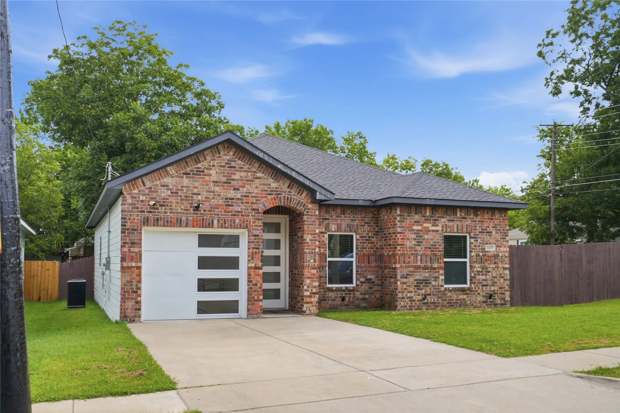 Single Family Residence For Rent in Hunt County , 3425 Logan Street, Greenville, Texas 75401, 3 Bedroom, 2 Bathroom, 1 Garage spaces, 1,603 Sqft, built in 2022, mls#21376972, Real Estate Agent in Greenville, Homes For Rent in Hunt county, Homes For Rent in Greenville, Realtor in Greenville Texas, Real Estate Brokerage Independent Realty Texas, Luminita Cordes Realtor