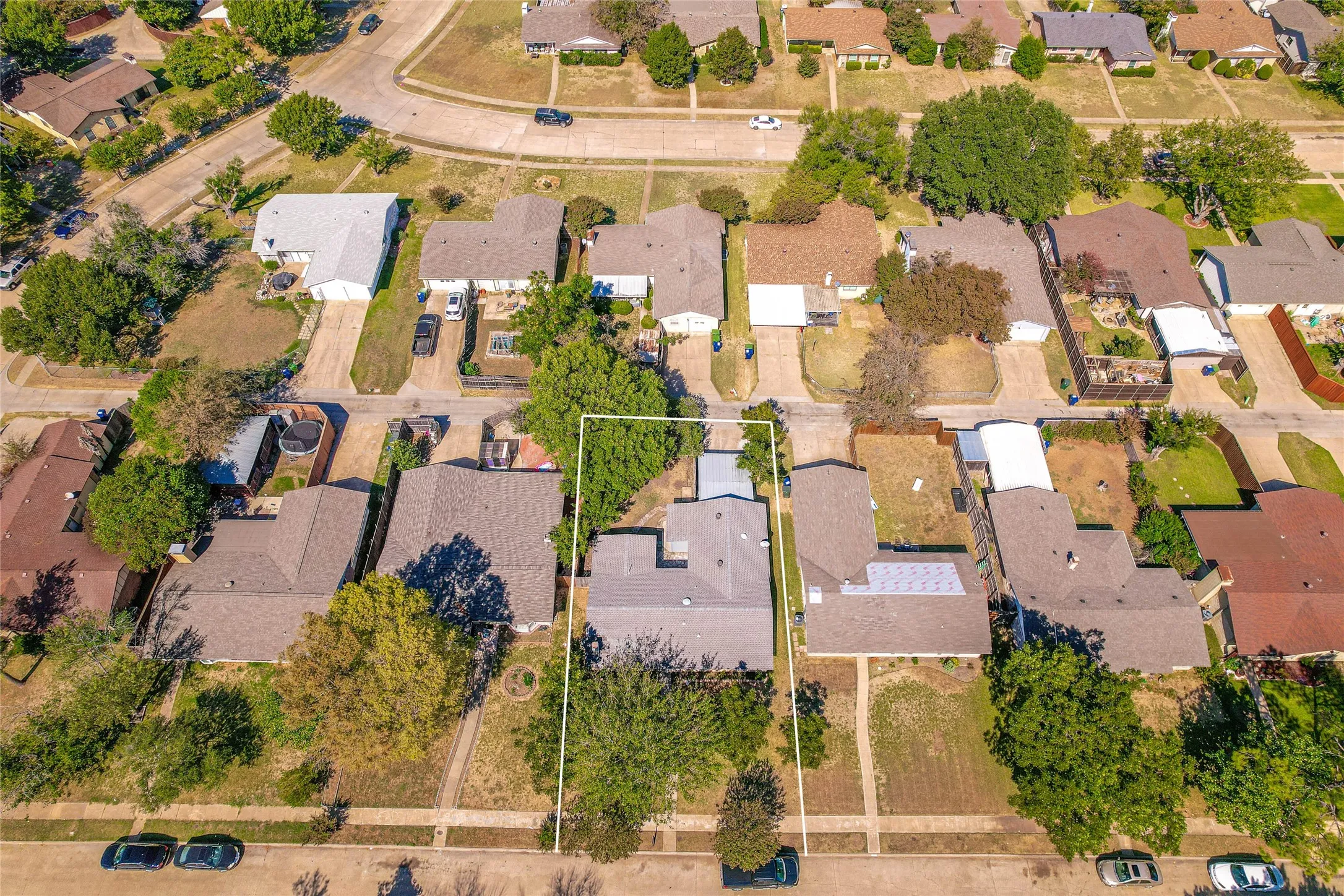 Single Family Residence For Sale in Dallas County , 2105 Tiehack Lane, Garland, Texas 75044, 3 Bedroom, 2 Bathroom, 2 Garage spaces, 1,424 Sqft, built in 1972, mls#21376971, Real Estate Agent in Garland, Homes For Sale in Dallas county, Homes For Sale in Garland, Realtor in Garland Texas, Real Estate Brokerage Independent Realty Texas, Luminita Cordes Realtor