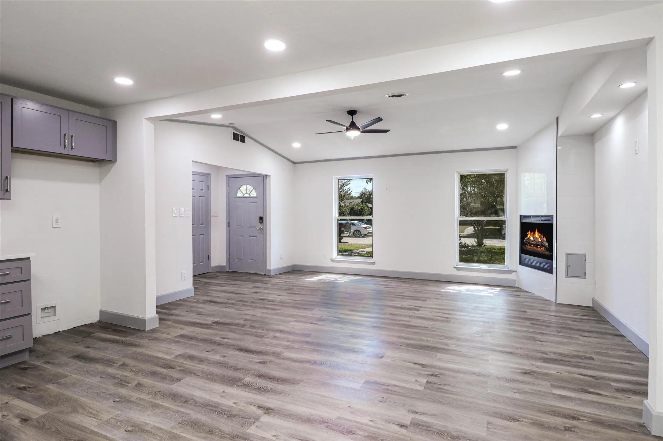 Single Family Residence For Sale in Dallas County , 2105 Tiehack Lane, Garland, Texas 75044, 3 Bedroom, 2 Bathroom, 2 Garage spaces, 1,424 Sqft, built in 1972, mls#21376971, Real Estate Agent in Garland, Homes For Sale in Dallas county, Homes For Sale in Garland, Realtor in Garland Texas, Real Estate Brokerage Independent Realty Texas, Luminita Cordes Realtor