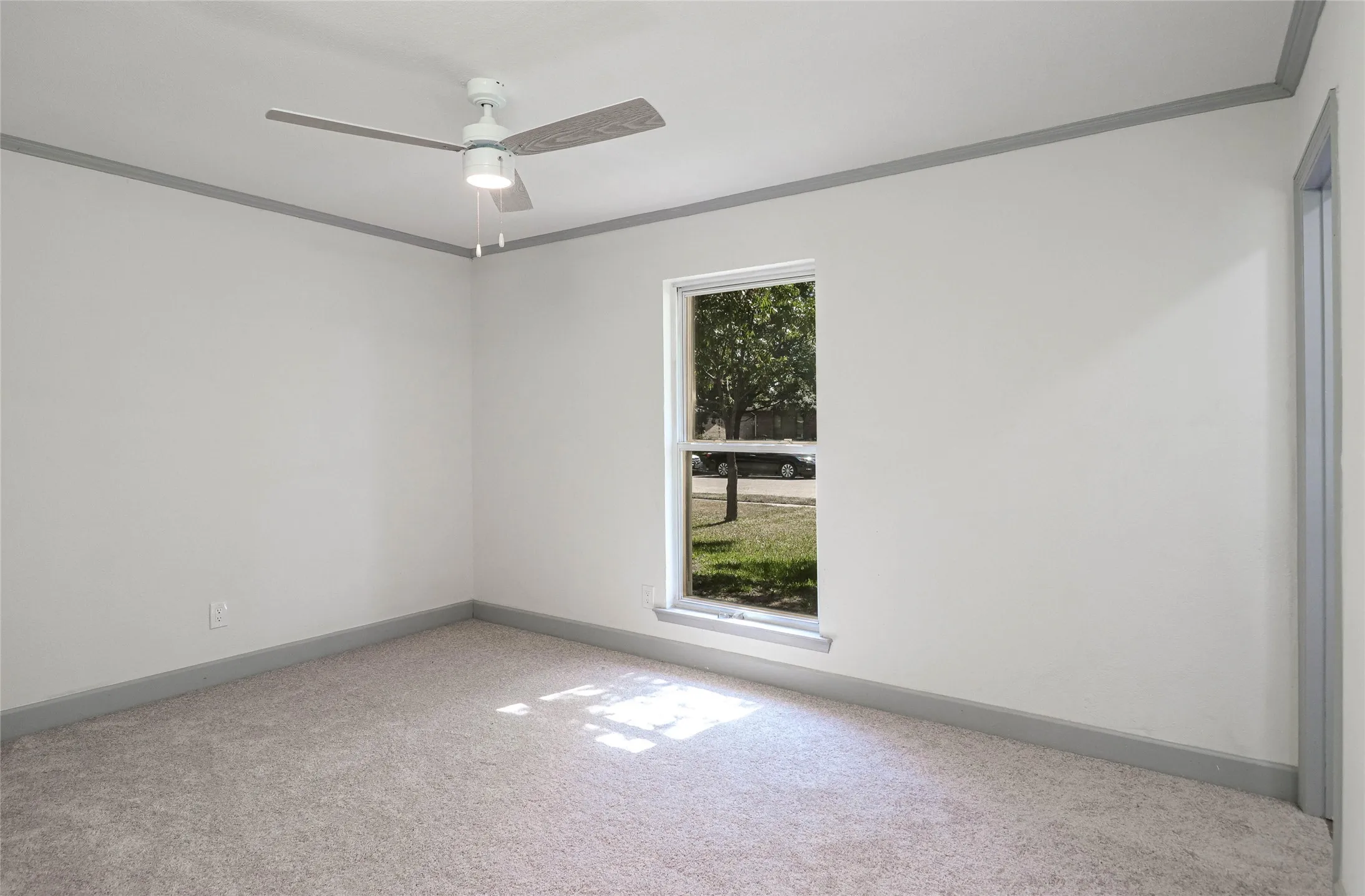 Single Family Residence For Sale in Dallas County , 2105 Tiehack Lane, Garland, Texas 75044, 3 Bedroom, 2 Bathroom, 2 Garage spaces, 1,424 Sqft, built in 1972, mls#21376971, Real Estate Agent in Garland, Homes For Sale in Dallas county, Homes For Sale in Garland, Realtor in Garland Texas, Real Estate Brokerage Independent Realty Texas, Luminita Cordes Realtor
