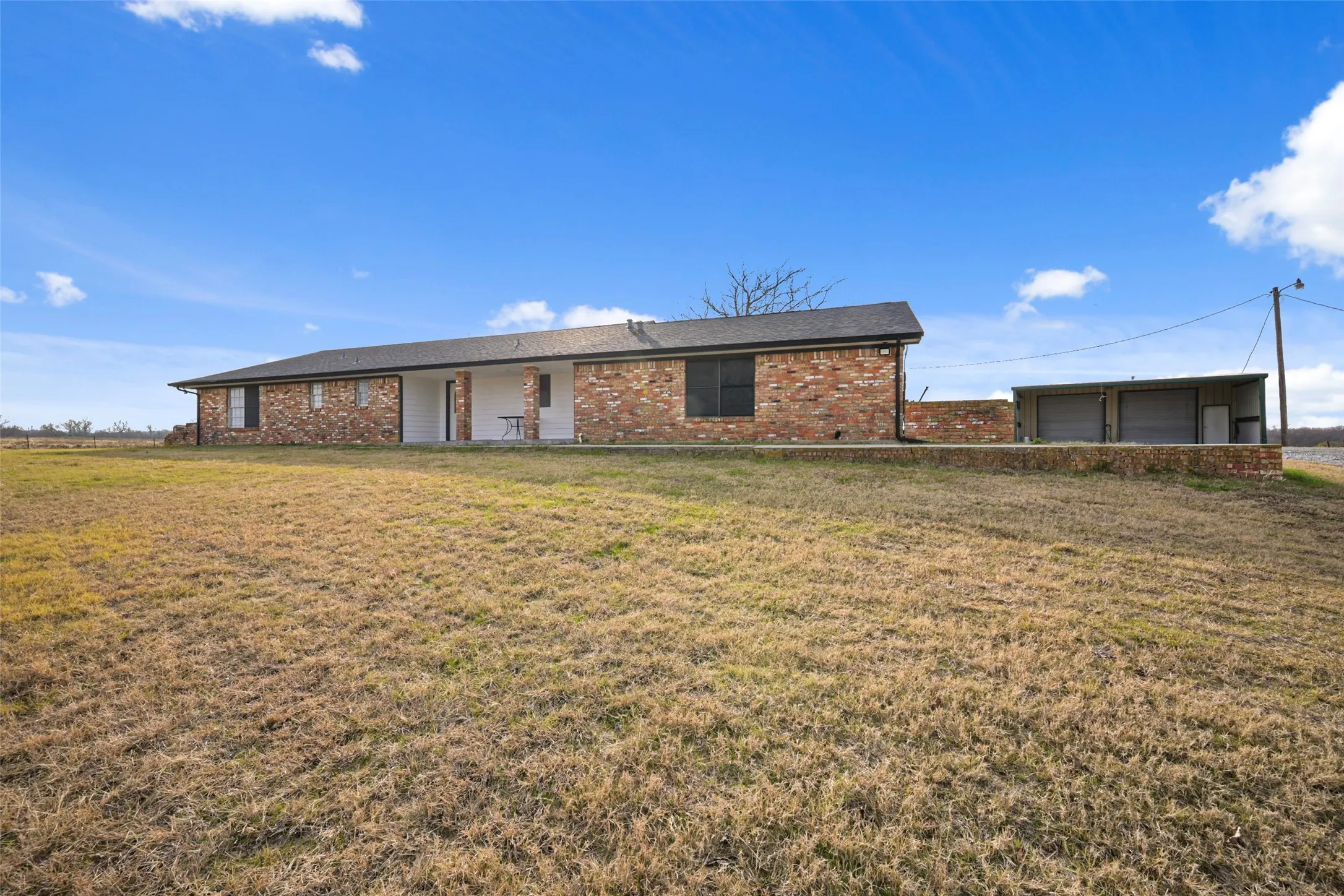 Single Family Residence For Rent in Grayson County , 5792 N State Highway 289, Sherman, Texas 75092, 3 Bedroom, 2 Bathroom, 4 Garage spaces, 1,875 Sqft, built in 1970, mls#21376886, Real Estate Agent in Sherman, Homes For Rent in Grayson county, Homes For Rent in Sherman, Realtor in Sherman Texas, Real Estate Brokerage Independent Realty Texas, Luminita Cordes Realtor