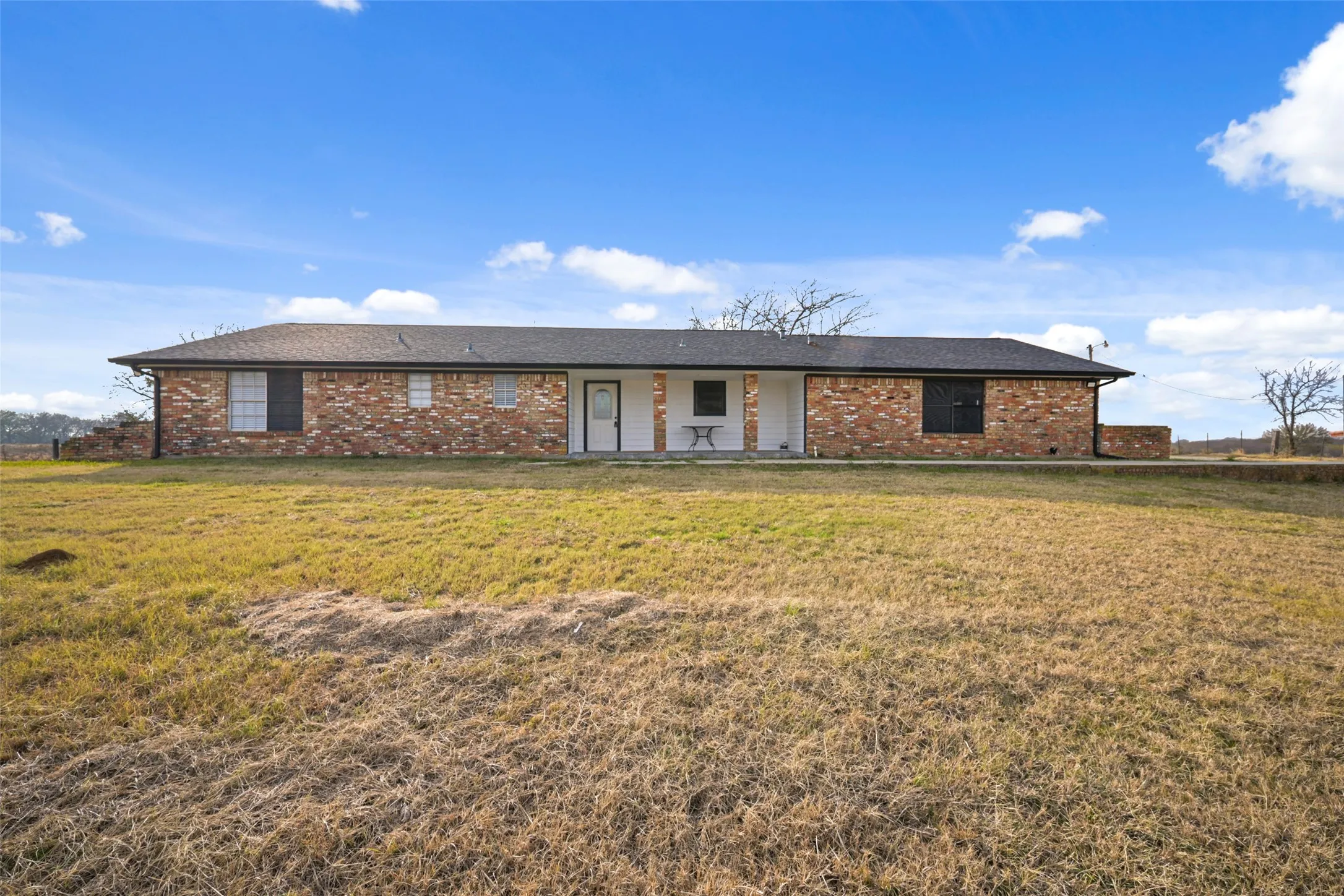 Single Family Residence For Rent in Grayson County , 5792 N State Highway 289, Sherman, Texas 75092, 3 Bedroom, 2 Bathroom, 4 Garage spaces, 1,875 Sqft, built in 1970, mls#21376886, Real Estate Agent in Sherman, Homes For Rent in Grayson county, Homes For Rent in Sherman, Realtor in Sherman Texas, Real Estate Brokerage Independent Realty Texas, Luminita Cordes Realtor