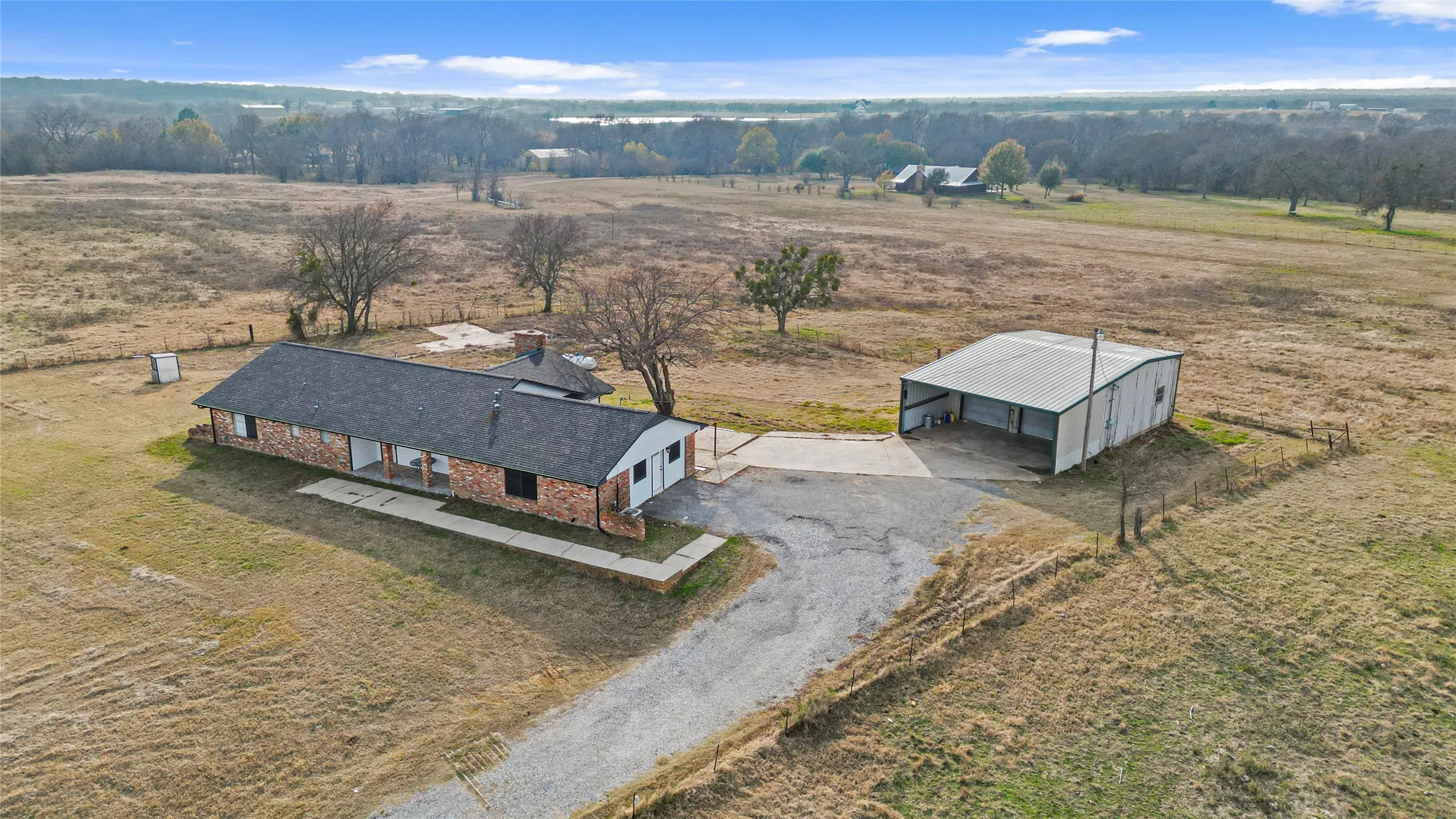 Single Family Residence For Rent in Grayson County , 5792 N State Highway 289, Sherman, Texas 75092, 3 Bedroom, 2 Bathroom, 4 Garage spaces, 1,875 Sqft, built in 1970, mls#21376886, Real Estate Agent in Sherman, Homes For Rent in Grayson county, Homes For Rent in Sherman, Realtor in Sherman Texas, Real Estate Brokerage Independent Realty Texas, Luminita Cordes Realtor
