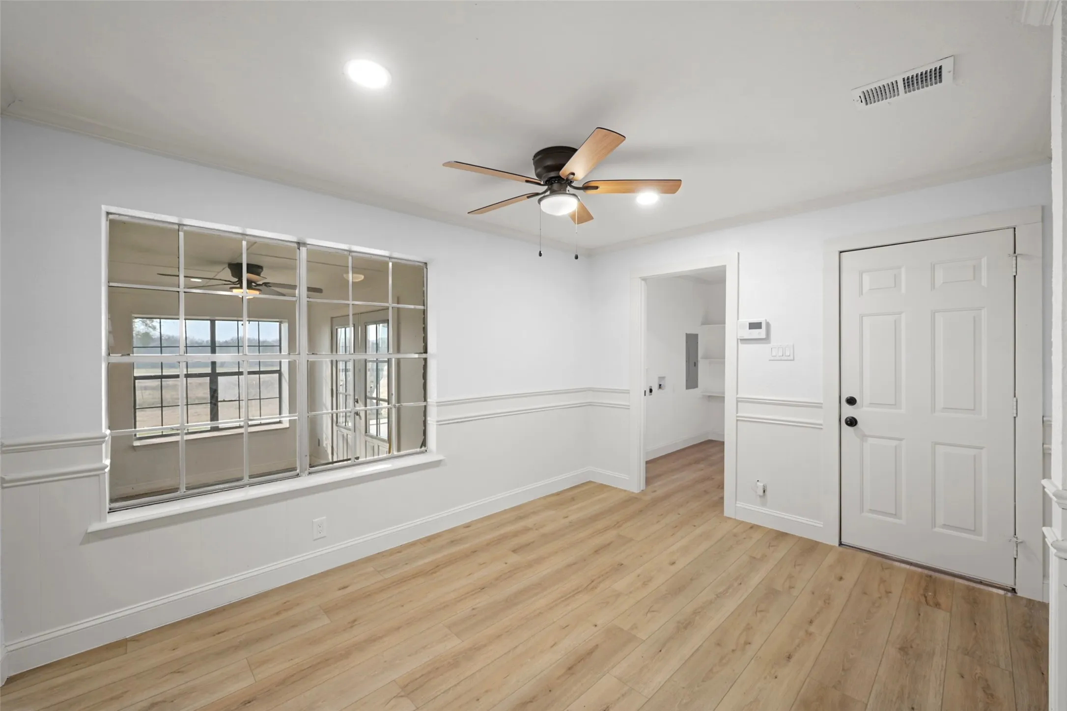 Single Family Residence For Rent in Grayson County , 5792 N State Highway 289, Sherman, Texas 75092, 3 Bedroom, 2 Bathroom, 4 Garage spaces, 1,875 Sqft, built in 1970, mls#21376886, Real Estate Agent in Sherman, Homes For Rent in Grayson county, Homes For Rent in Sherman, Realtor in Sherman Texas, Real Estate Brokerage Independent Realty Texas, Luminita Cordes Realtor