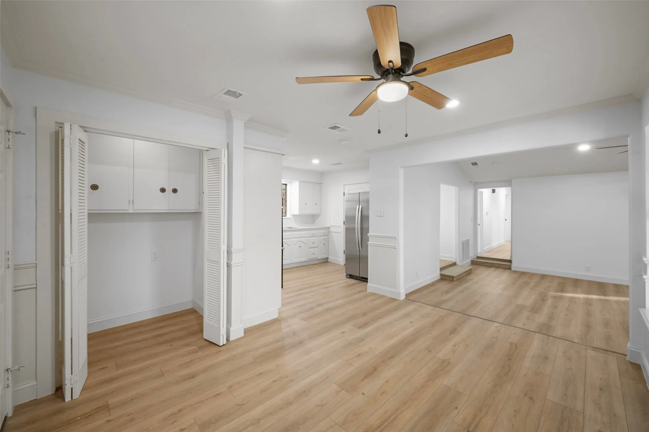 Single Family Residence For Rent in Grayson County , 5792 N State Highway 289, Sherman, Texas 75092, 3 Bedroom, 2 Bathroom, 4 Garage spaces, 1,875 Sqft, built in 1970, mls#21376886, Real Estate Agent in Sherman, Homes For Rent in Grayson county, Homes For Rent in Sherman, Realtor in Sherman Texas, Real Estate Brokerage Independent Realty Texas, Luminita Cordes Realtor