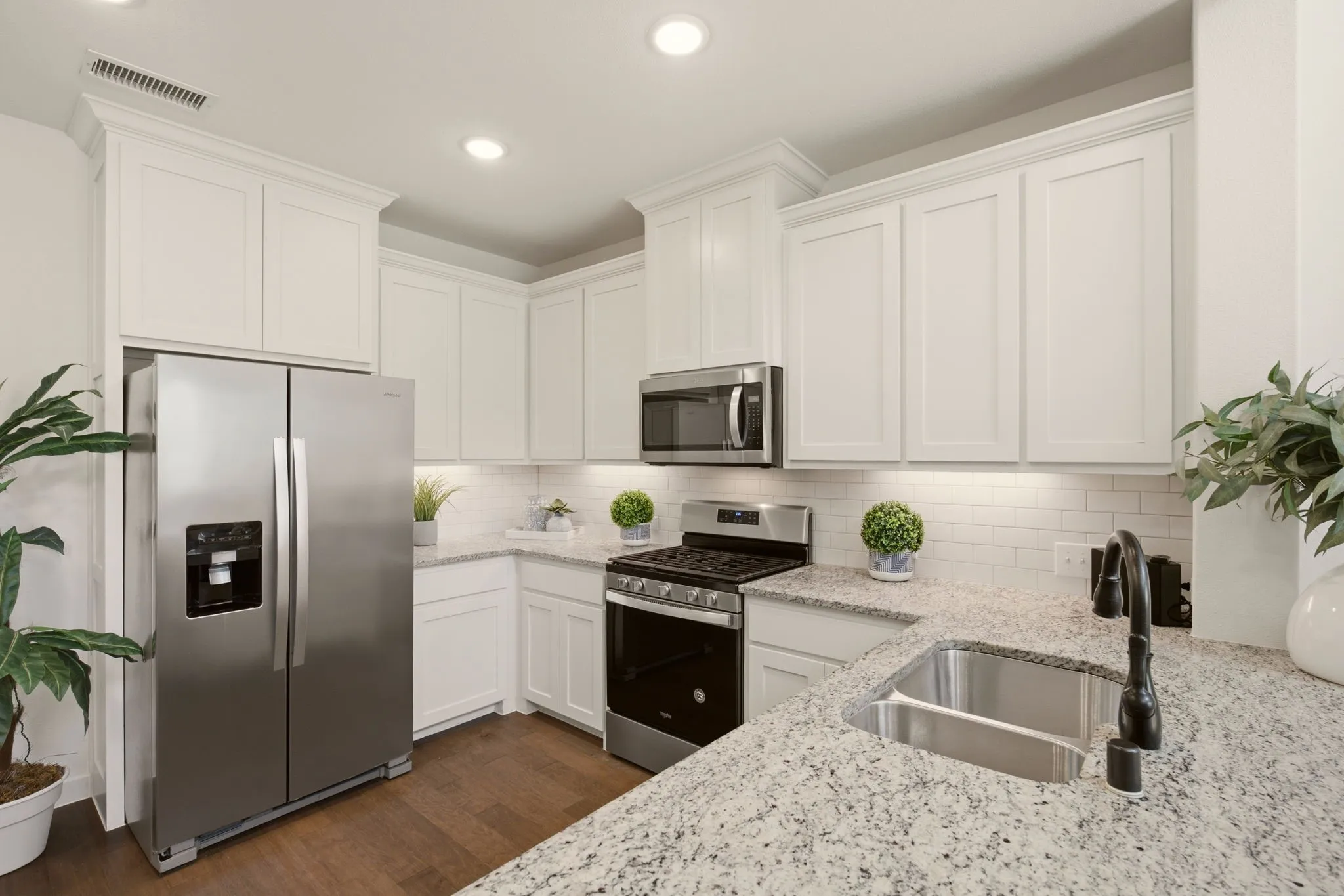Townhouse For Sale in Collin County , 5904 Ridgeline Drive, Mc Kinney, Texas 75070, 2 Bedroom, 3 Bathroom, 2 Garage spaces, 1,377 Sqft, built in 2020, mls#21374575, Real Estate Agent in Mc Kinney, Homes For Sale in Collin county, Homes For Sale in Mc Kinney, Realtor in Mc Kinney Texas, Real Estate Brokerage Independent Realty Texas, Luminita Cordes Realtor
