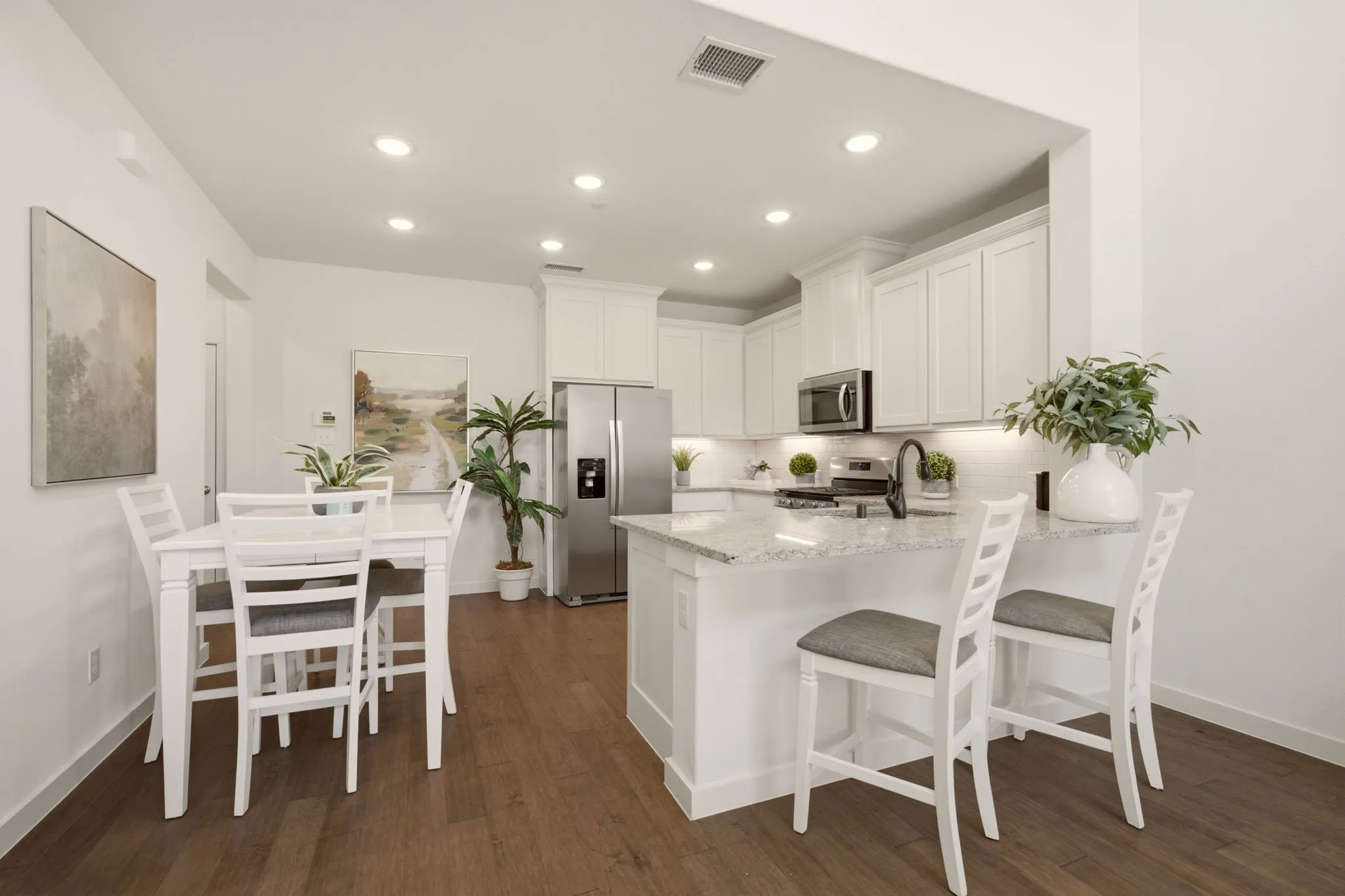 Townhouse For Sale in Collin County , 5904 Ridgeline Drive, Mc Kinney, Texas 75070, 2 Bedroom, 3 Bathroom, 2 Garage spaces, 1,377 Sqft, built in 2020, mls#21374575, Real Estate Agent in Mc Kinney, Homes For Sale in Collin county, Homes For Sale in Mc Kinney, Realtor in Mc Kinney Texas, Real Estate Brokerage Independent Realty Texas, Luminita Cordes Realtor