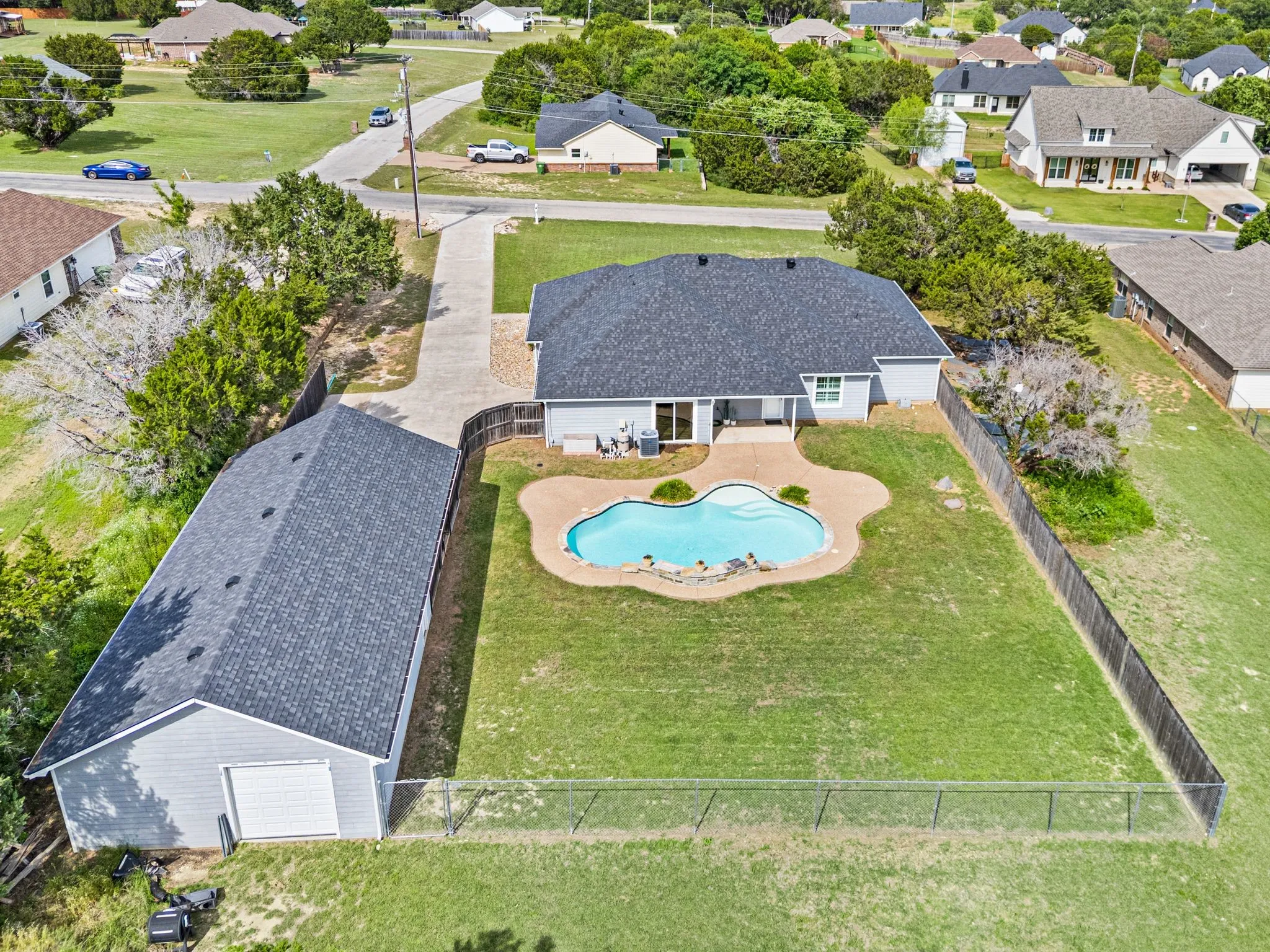 Single Family Residence For Sale in Hood County , 4000 Goliad Drive, Granbury, Texas 76048, 4 Bedroom, 2 Bathroom, 2 Garage spaces, 2,560 Sqft, built in 2016, mls#21376622, Real Estate Agent in Granbury, Homes For Sale in Hood county, Homes For Sale in Granbury, Realtor in Granbury Texas, Real Estate Brokerage Independent Realty Texas, Luminita Cordes Realtor