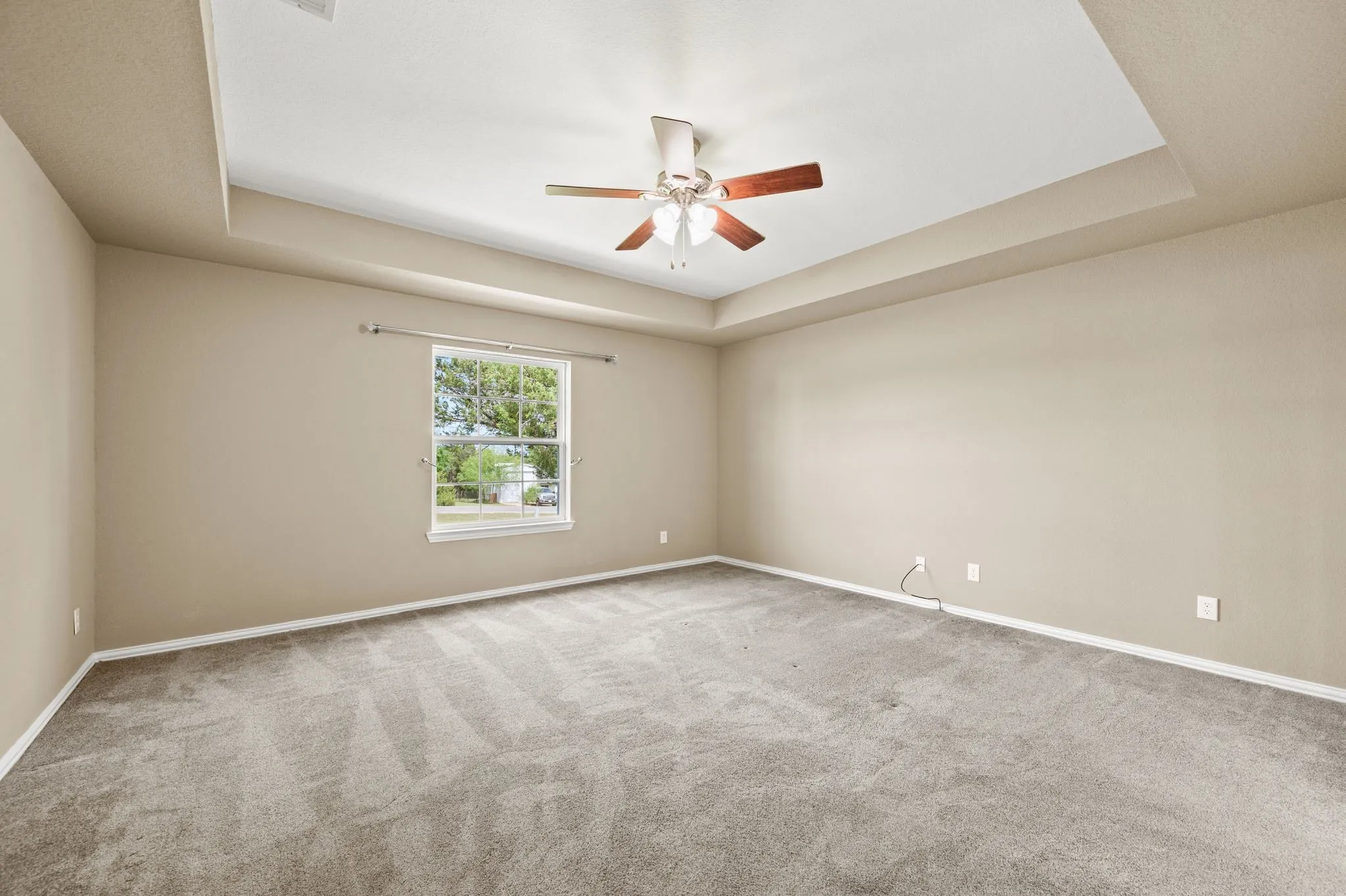 Single Family Residence For Sale in Hood County , 4000 Goliad Drive, Granbury, Texas 76048, 4 Bedroom, 2 Bathroom, 2 Garage spaces, 2,560 Sqft, built in 2016, mls#21376622, Real Estate Agent in Granbury, Homes For Sale in Hood county, Homes For Sale in Granbury, Realtor in Granbury Texas, Real Estate Brokerage Independent Realty Texas, Luminita Cordes Realtor