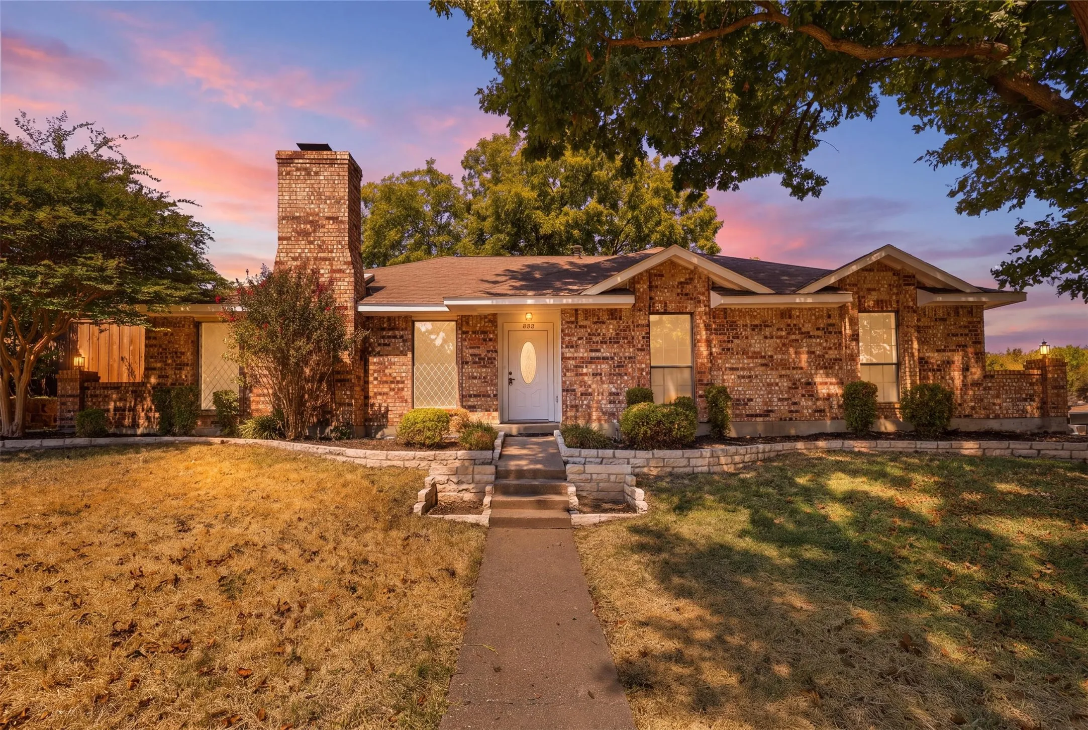 Single Family Residence For Sale in Dallas County , 4109 Tracey Trail, Rowlett, Texas 75088, 3 Bedroom, 2 Bathroom, 2 Garage spaces, 1,914 Sqft, built in 1984, mls#21372164, Real Estate Agent in Rowlett, Homes For Sale in Dallas county, Homes For Sale in Rowlett, Realtor in Rowlett Texas, Real Estate Brokerage Independent Realty Texas, Luminita Cordes Realtor