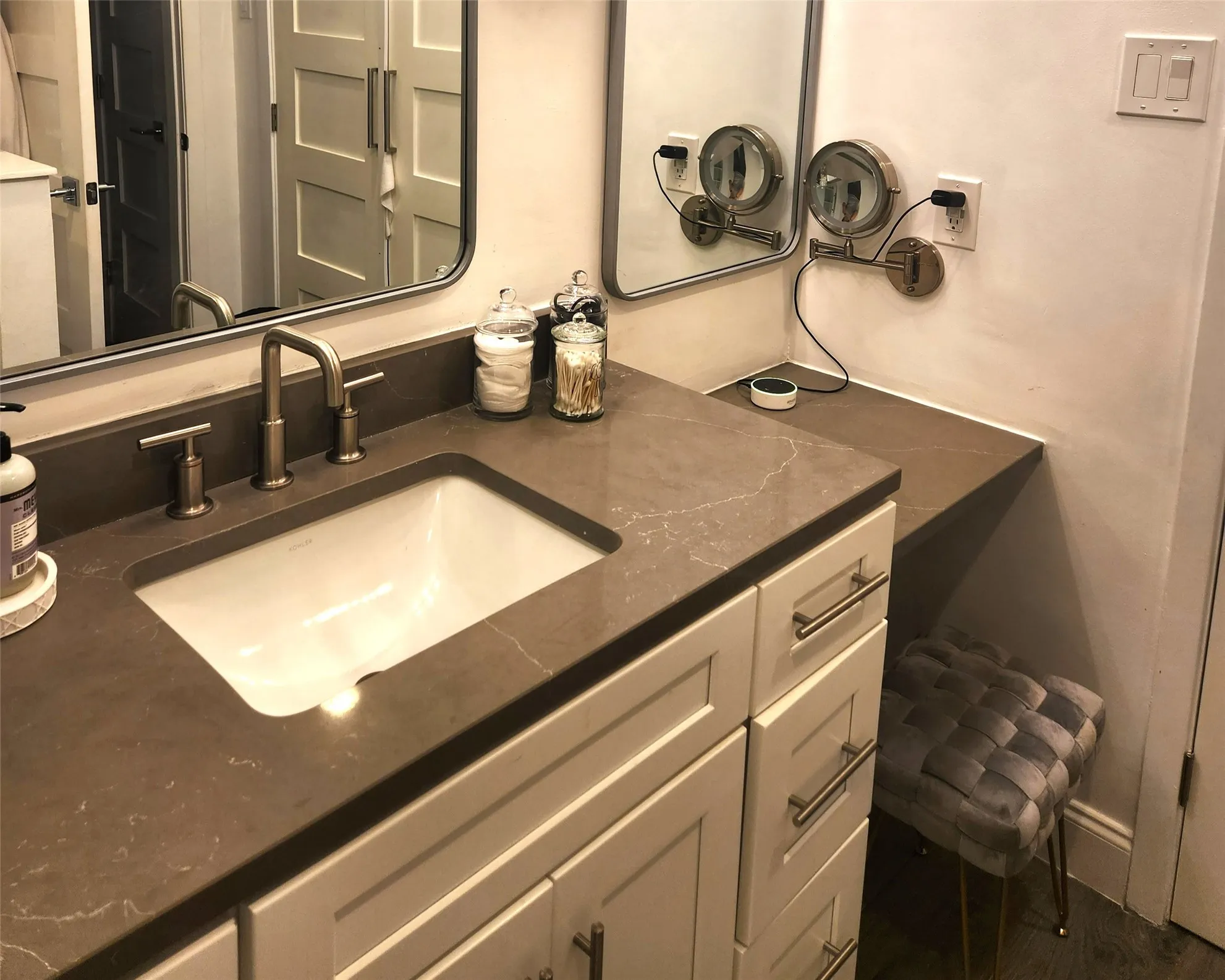 Condominium For Sale in Dallas County , 3940 Hawthorne Avenue 6, Dallas, Texas 75219, 1 Bedroom, 2 Bathroom, Garage spaces, 841 Sqft, built in 1983, mls#21375180, Real Estate Agent in Dallas, Homes For Sale in Dallas county, Homes For Sale in Dallas, Realtor in Dallas Texas, Real Estate Brokerage Independent Realty Texas, Luminita Cordes Realtor