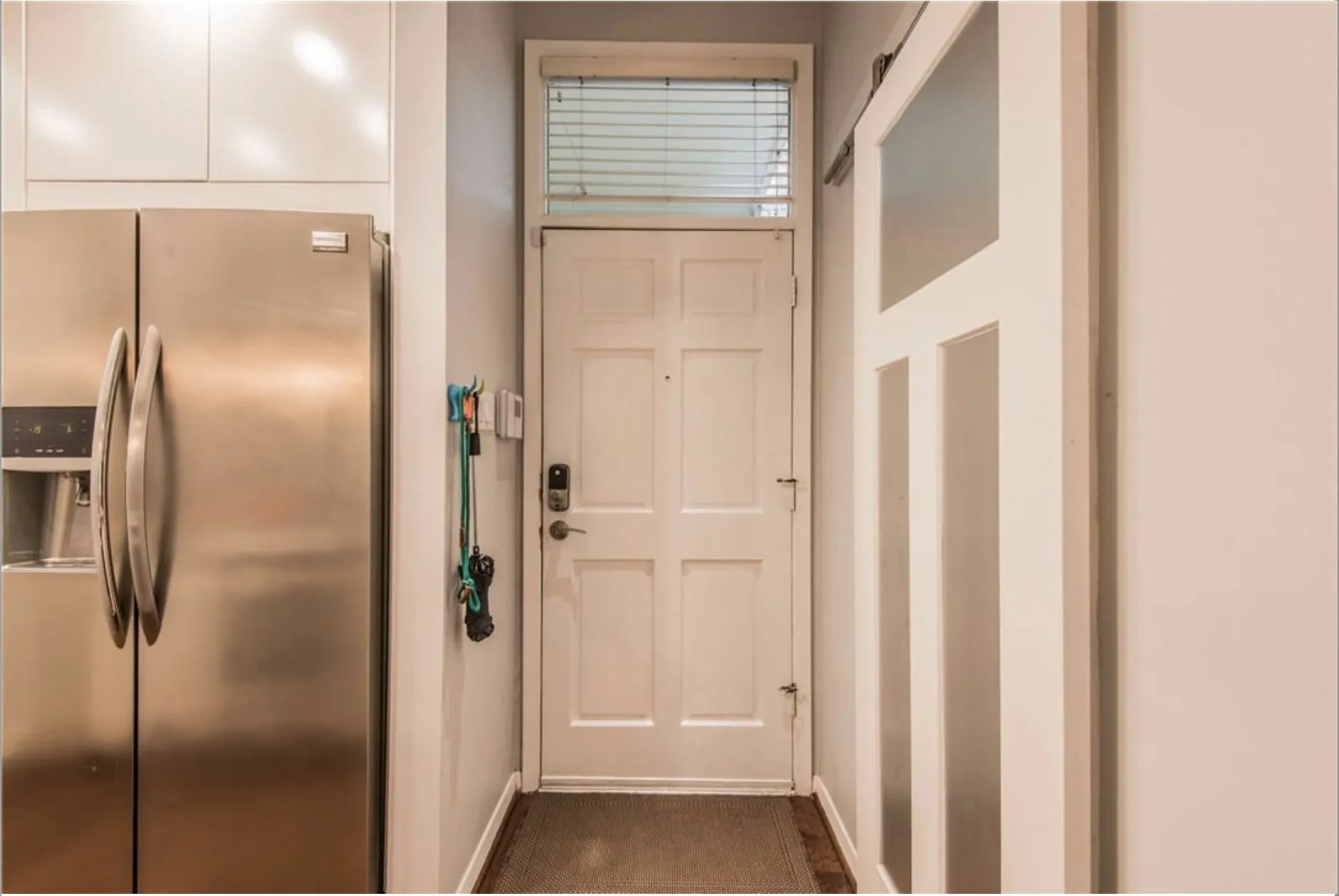 Condominium For Sale in Dallas County , 3940 Hawthorne Avenue 6, Dallas, Texas 75219, 1 Bedroom, 2 Bathroom, Garage spaces, 841 Sqft, built in 1983, mls#21375180, Real Estate Agent in Dallas, Homes For Sale in Dallas county, Homes For Sale in Dallas, Realtor in Dallas Texas, Real Estate Brokerage Independent Realty Texas, Luminita Cordes Realtor