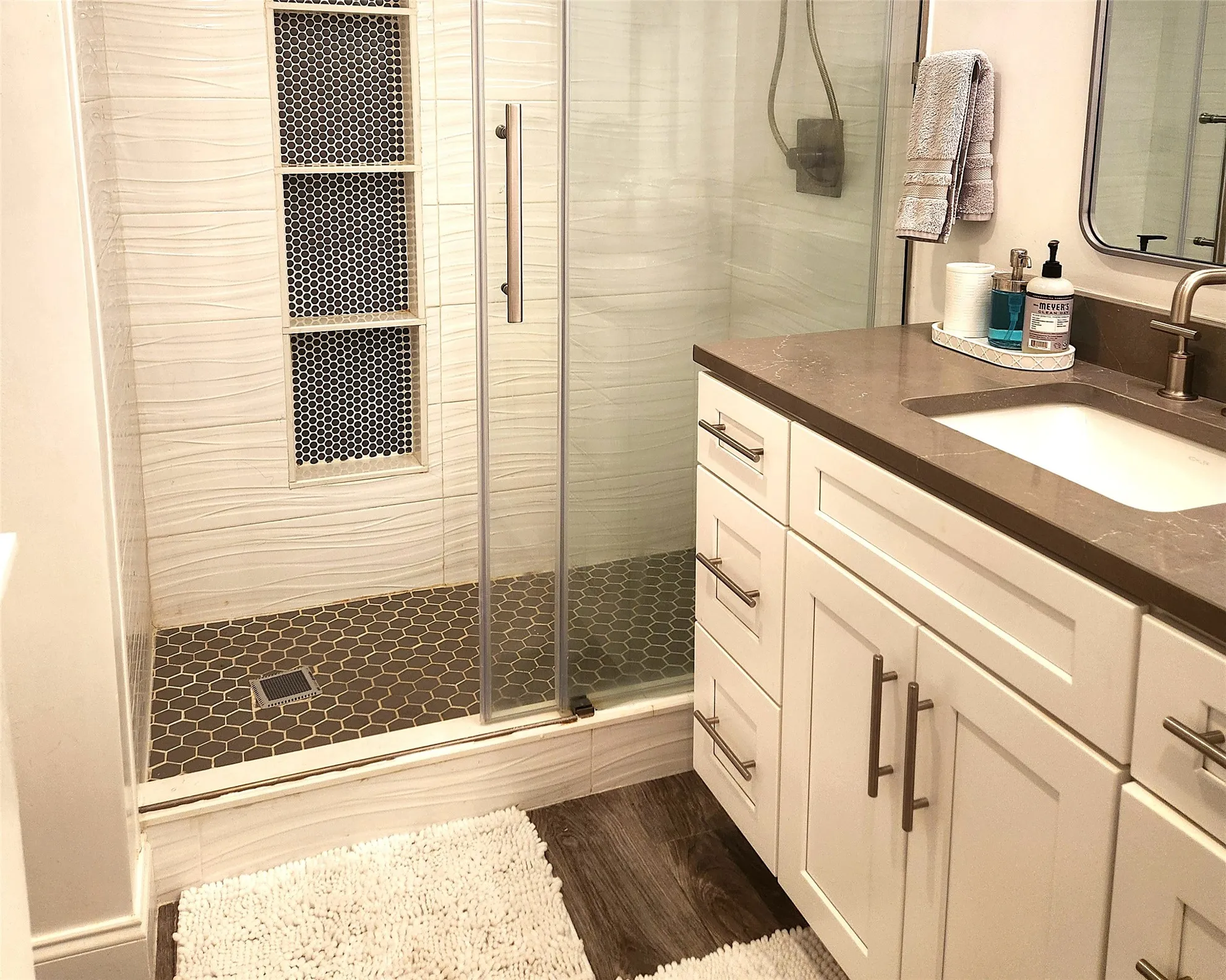 Condominium For Sale in Dallas County , 3940 Hawthorne Avenue 6, Dallas, Texas 75219, 1 Bedroom, 2 Bathroom, Garage spaces, 841 Sqft, built in 1983, mls#21375180, Real Estate Agent in Dallas, Homes For Sale in Dallas county, Homes For Sale in Dallas, Realtor in Dallas Texas, Real Estate Brokerage Independent Realty Texas, Luminita Cordes Realtor