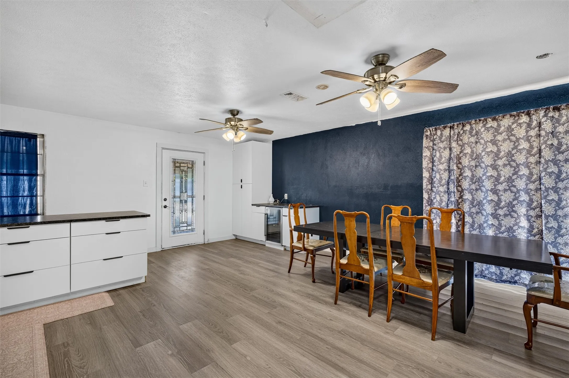 Single Family Residence For Sale in Tarrant County , 800 Ruidoso Drive, Saginaw, Texas 76179, 4 Bedroom, 2 Bathroom, Garage spaces, 2,038 Sqft, built in 1970, mls#21376926, Real Estate Agent in Saginaw, Homes For Sale in Tarrant county, Homes For Sale in Saginaw, Realtor in Saginaw Texas, Real Estate Brokerage Independent Realty Texas, Luminita Cordes Realtor