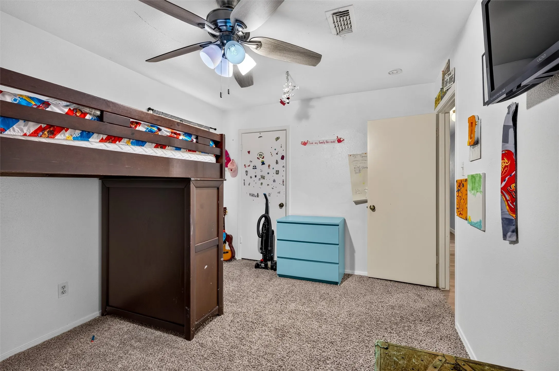 Single Family Residence For Sale in Tarrant County , 800 Ruidoso Drive, Saginaw, Texas 76179, 4 Bedroom, 2 Bathroom, Garage spaces, 2,038 Sqft, built in 1970, mls#21376926, Real Estate Agent in Saginaw, Homes For Sale in Tarrant county, Homes For Sale in Saginaw, Realtor in Saginaw Texas, Real Estate Brokerage Independent Realty Texas, Luminita Cordes Realtor
