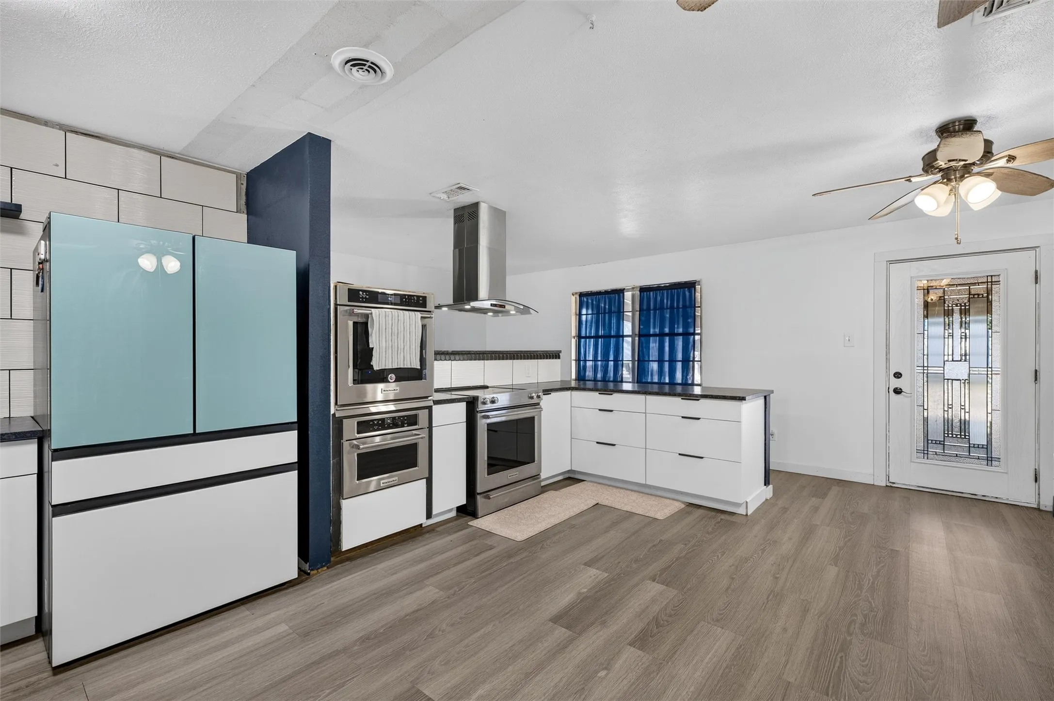 Single Family Residence For Sale in Tarrant County , 800 Ruidoso Drive, Saginaw, Texas 76179, 4 Bedroom, 2 Bathroom, Garage spaces, 2,038 Sqft, built in 1970, mls#21376926, Real Estate Agent in Saginaw, Homes For Sale in Tarrant county, Homes For Sale in Saginaw, Realtor in Saginaw Texas, Real Estate Brokerage Independent Realty Texas, Luminita Cordes Realtor