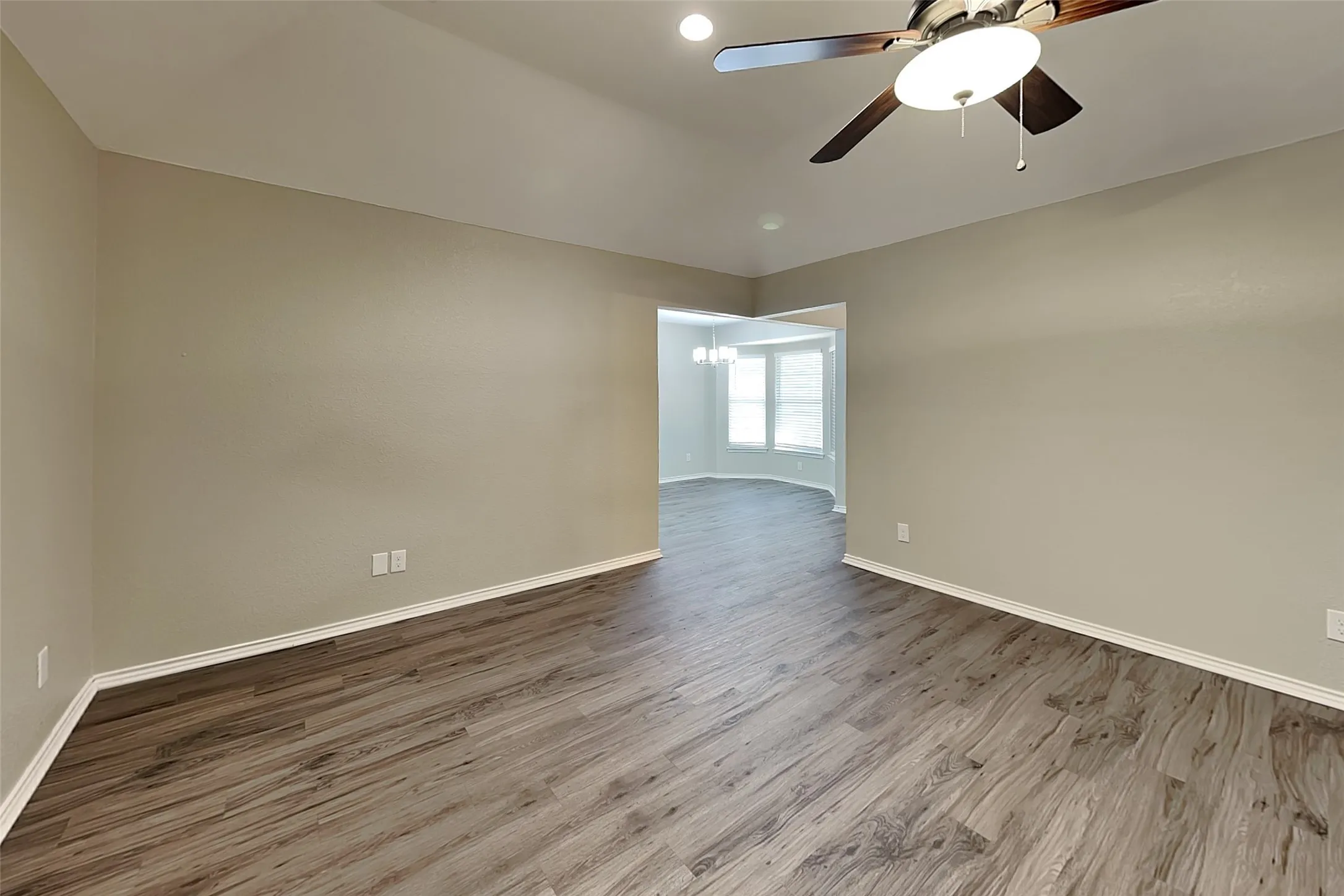 Single Family Residence For Rent in Tarrant County , 5920 Hilltop Drive, Watauga, Texas 76148, 3 Bedroom, 2 Bathroom, 2 Garage spaces, 1,718 Sqft, built in 1991, mls#21376981, Real Estate Agent in Watauga, Homes For Rent in Tarrant county, Homes For Rent in Watauga, Realtor in Watauga Texas, Real Estate Brokerage Independent Realty Texas, Luminita Cordes Realtor