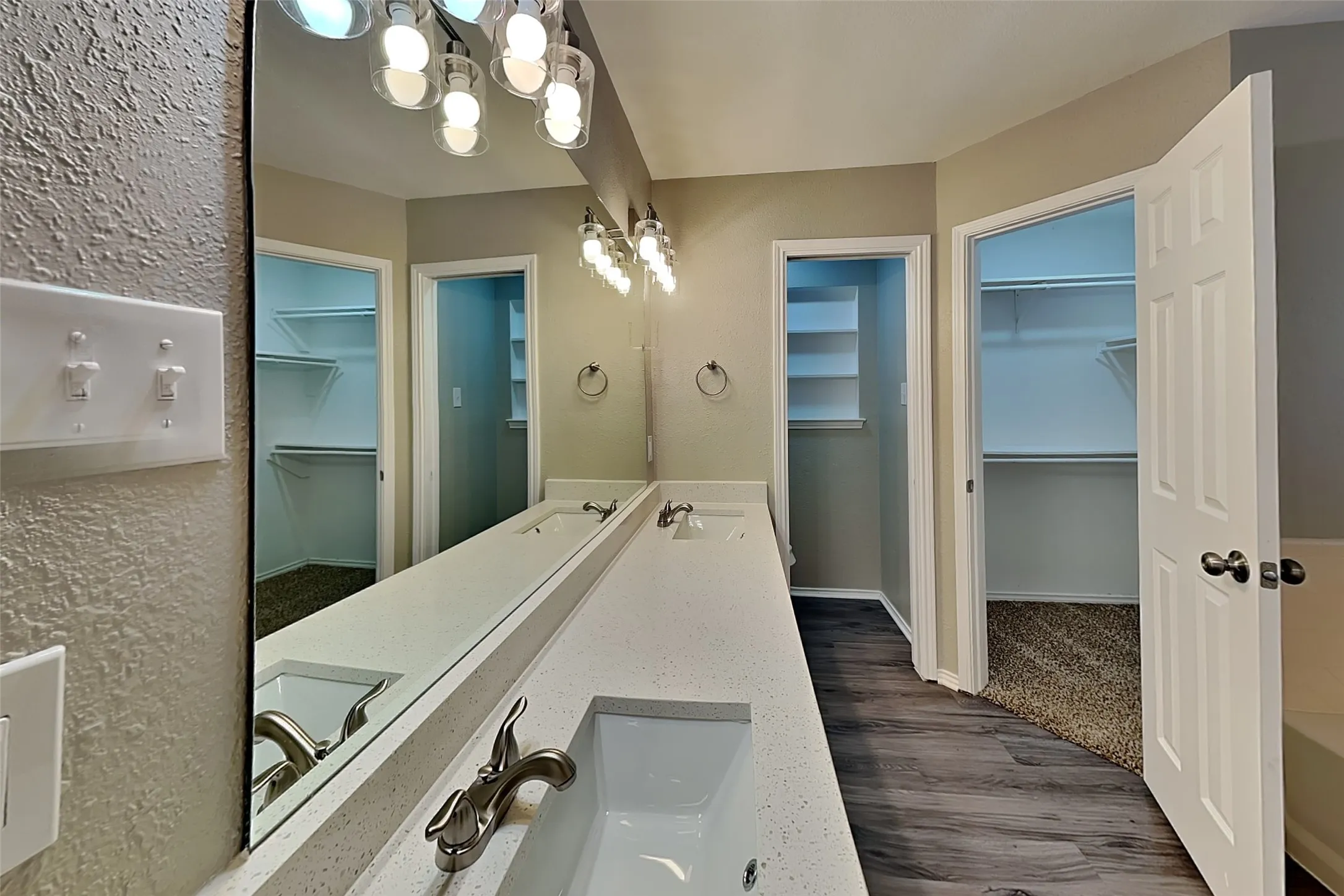 Single Family Residence For Rent in Tarrant County , 5920 Hilltop Drive, Watauga, Texas 76148, 3 Bedroom, 2 Bathroom, 2 Garage spaces, 1,718 Sqft, built in 1991, mls#21376981, Real Estate Agent in Watauga, Homes For Rent in Tarrant county, Homes For Rent in Watauga, Realtor in Watauga Texas, Real Estate Brokerage Independent Realty Texas, Luminita Cordes Realtor