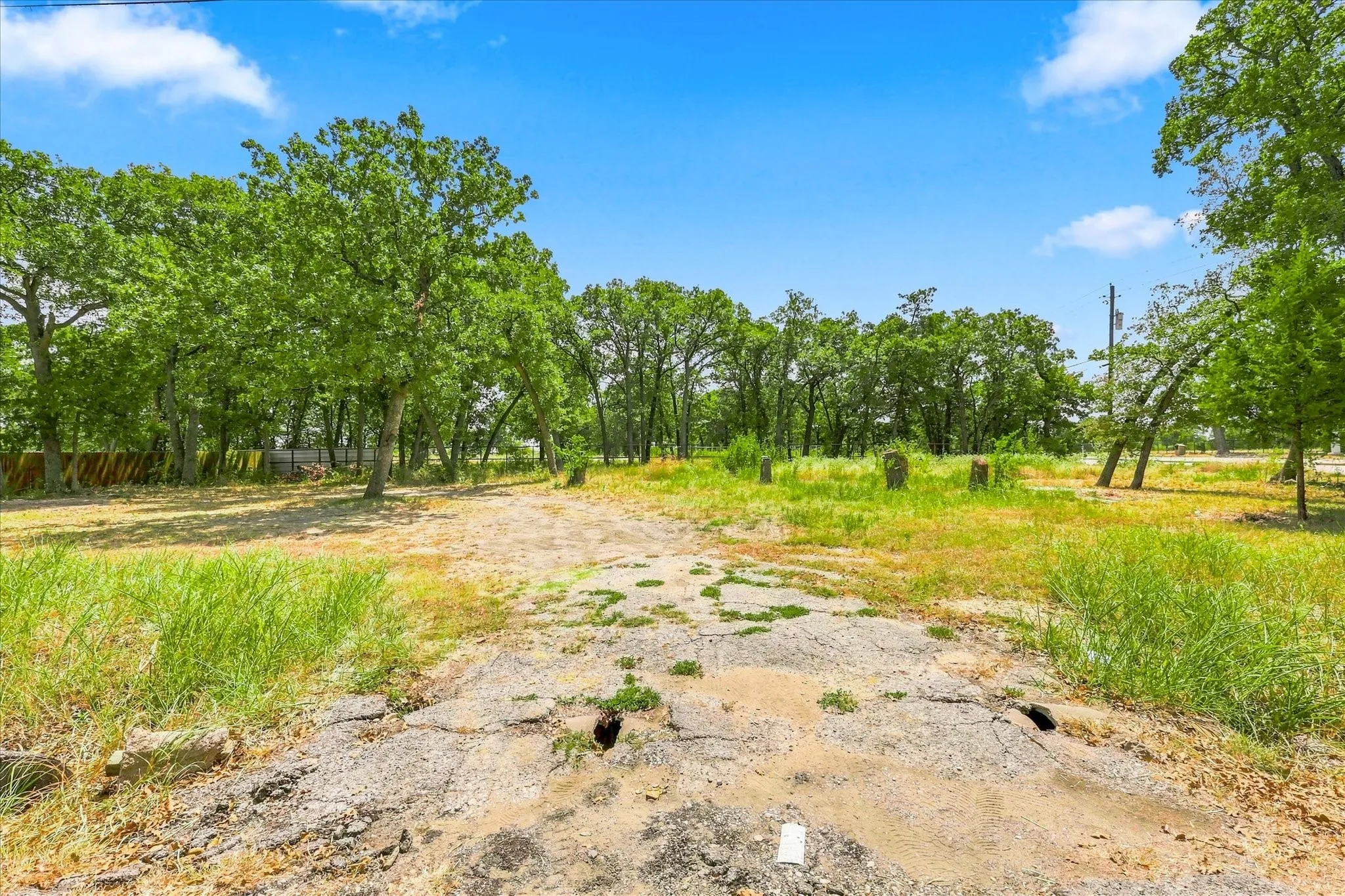 Unimproved Land For Sale in Dallas County , 2000 Dowdy Ferry Road, Dallas, Texas 75217, 0, 0, Garage spaces, 0 Sqft, built in 0, mls#21373310, Real Estate Agent in Dallas, Homes For Sale in Dallas county, Homes For Sale in Dallas, Realtor in Dallas Texas, Real Estate Brokerage Independent Realty Texas, Luminita Cordes Realtor