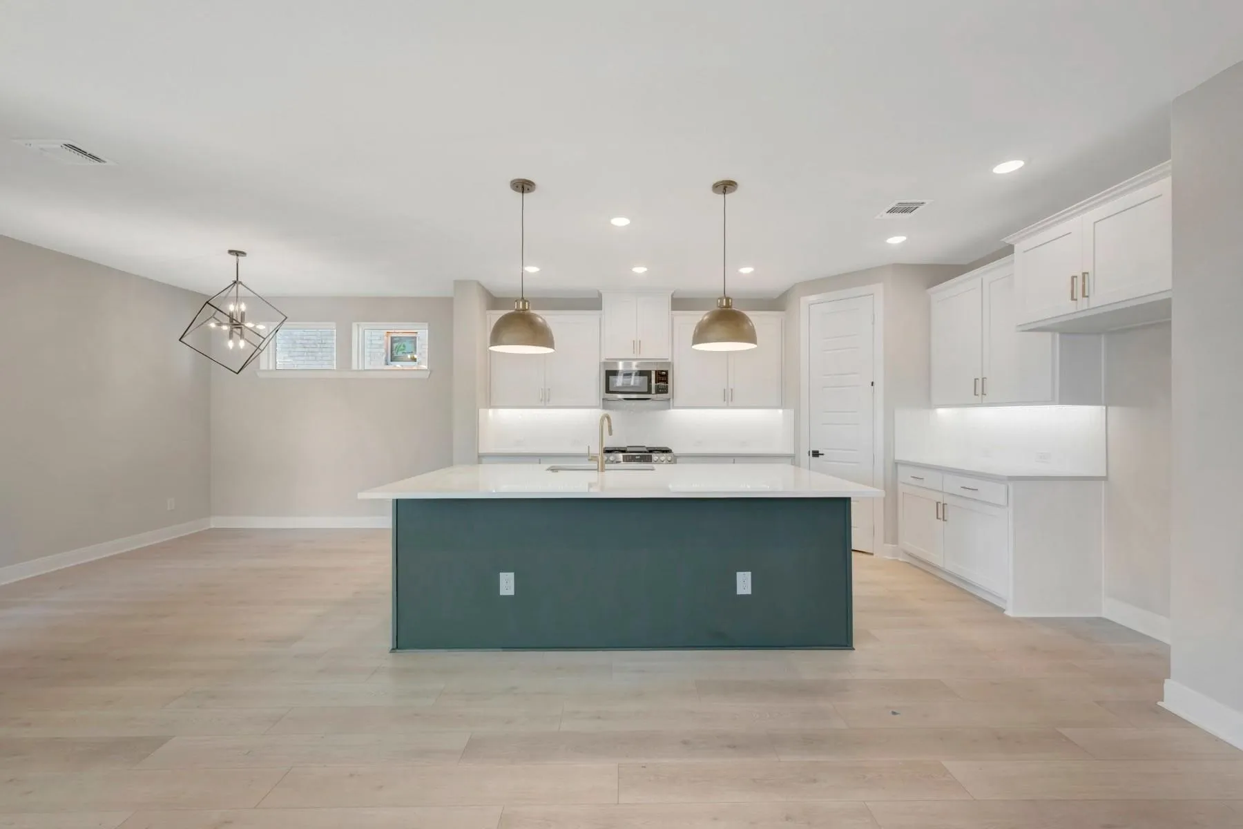 Single Family Residence For Rent in Collin County , 4901 Vizsla Lane, Mc Kinney, Texas 75071, 3 Bedroom, 3 Bathroom, 2 Garage spaces, 2,107 Sqft, built in 2025, mls#21376872, Real Estate Agent in Mc Kinney, Homes For Rent in Collin county, Homes For Rent in Mc Kinney, Realtor in Mc Kinney Texas, Real Estate Brokerage Independent Realty Texas, Luminita Cordes Realtor
